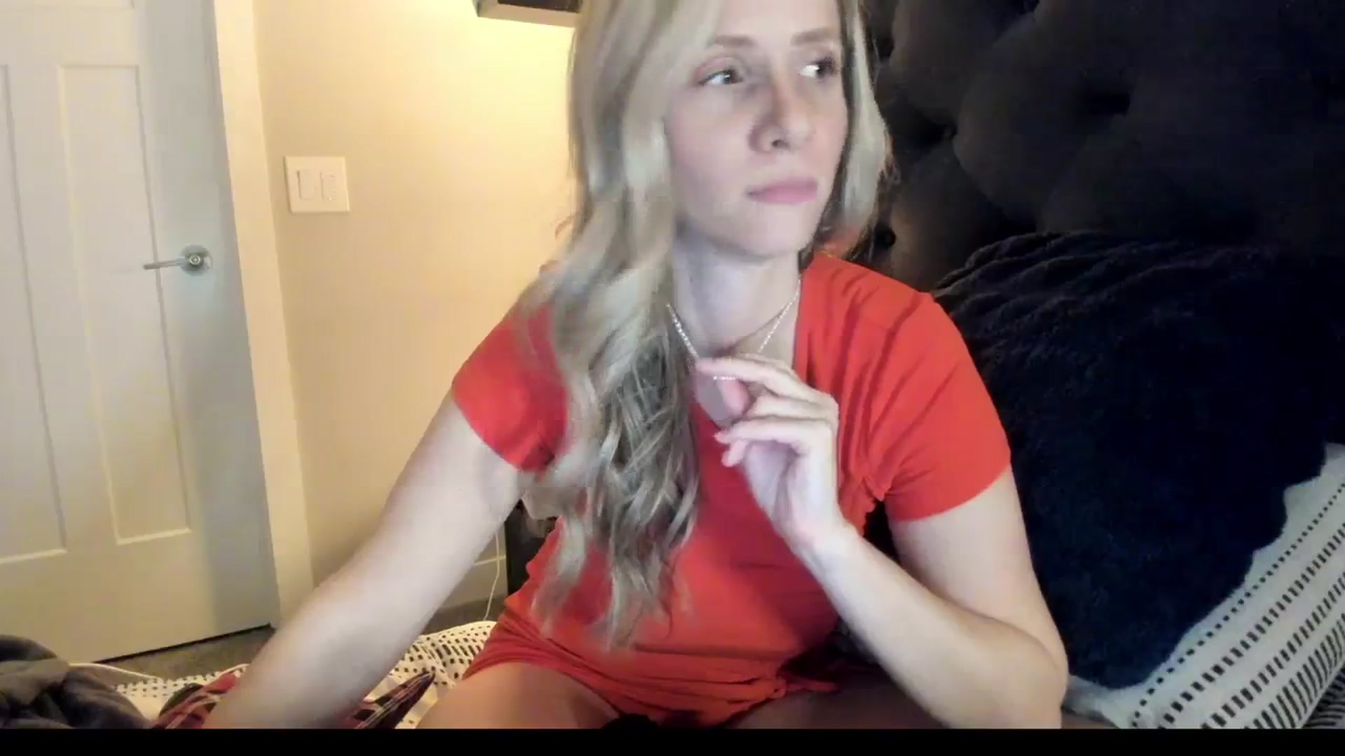 Gallery image thumbnail from Lucylux1's myfreecams stream on, 02/20/2024, 04:33 image 2 of 20