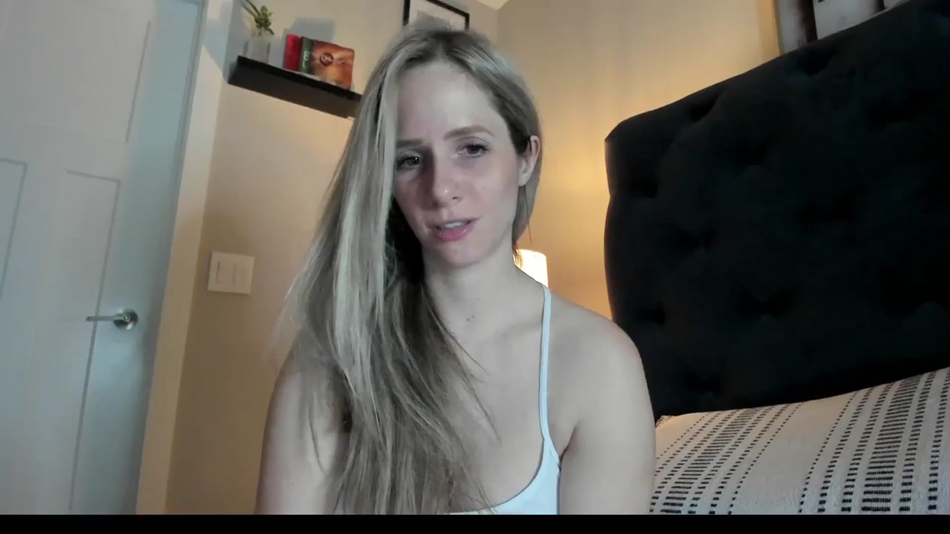 Gallery image thumbnail from Lucylux1's myfreecams stream on, 02/21/2024, 04:42 image 7 of 20