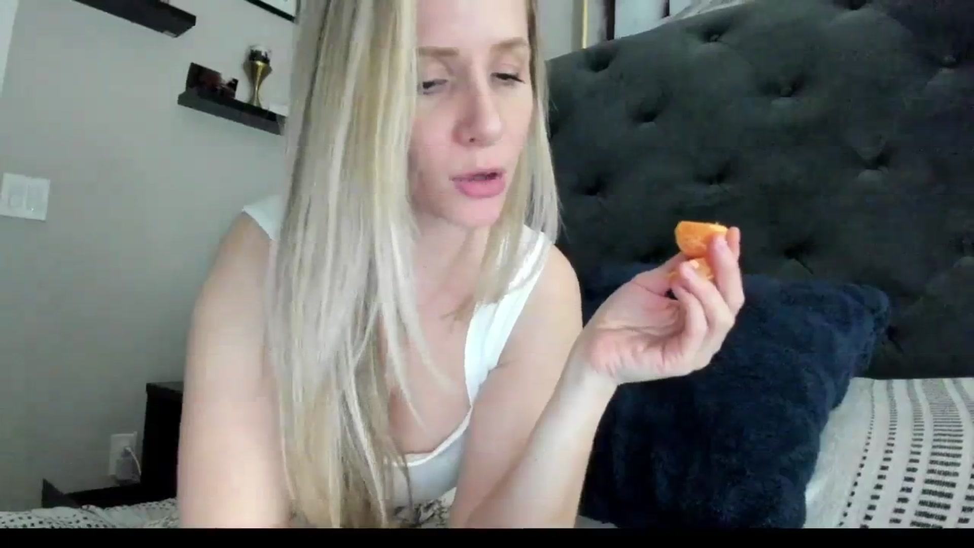 Gallery image thumbnail from Lucylux1's myfreecams stream on, 02/28/2024, 04:10 image 9 of 20