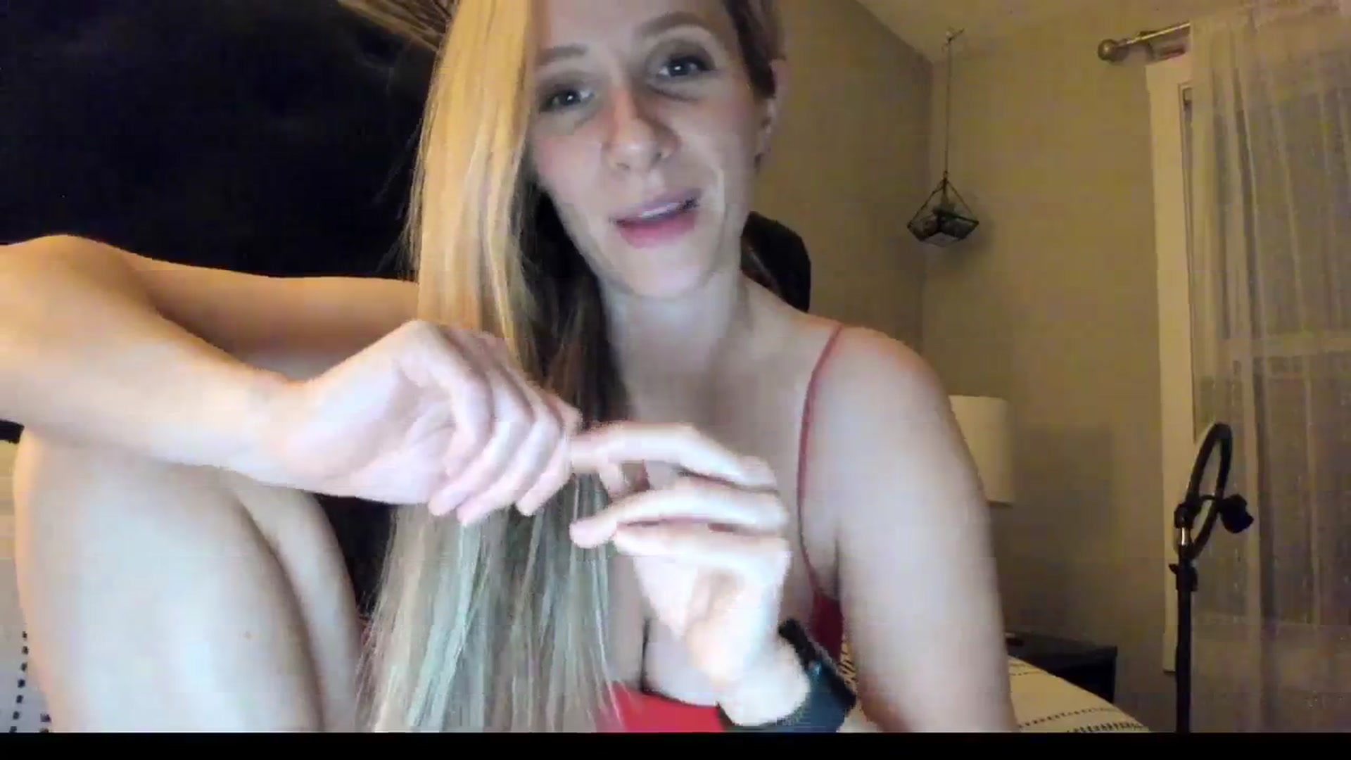 Gallery image thumbnail from Lucylux1's myfreecams stream on, 03/05/2024, 04:20 image 6 of 20