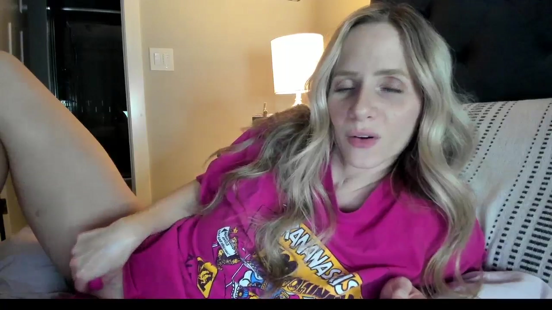 Gallery image thumbnail from Lucylux1's myfreecams stream on, 03/11/2024, 03:24 image 9 of 20