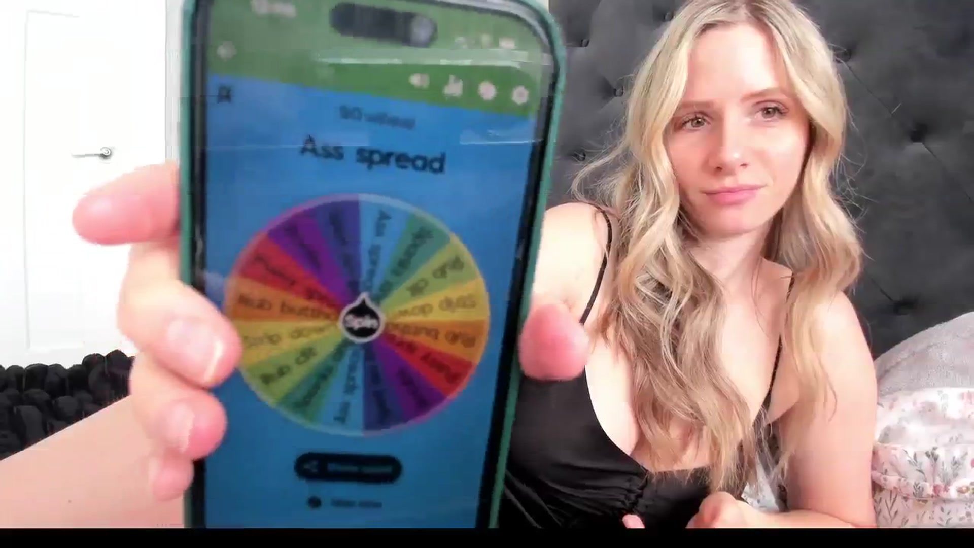 Gallery image thumbnail from Lucylux1's myfreecams stream on, 03/11/2024, 18:37 image 10 of 20
