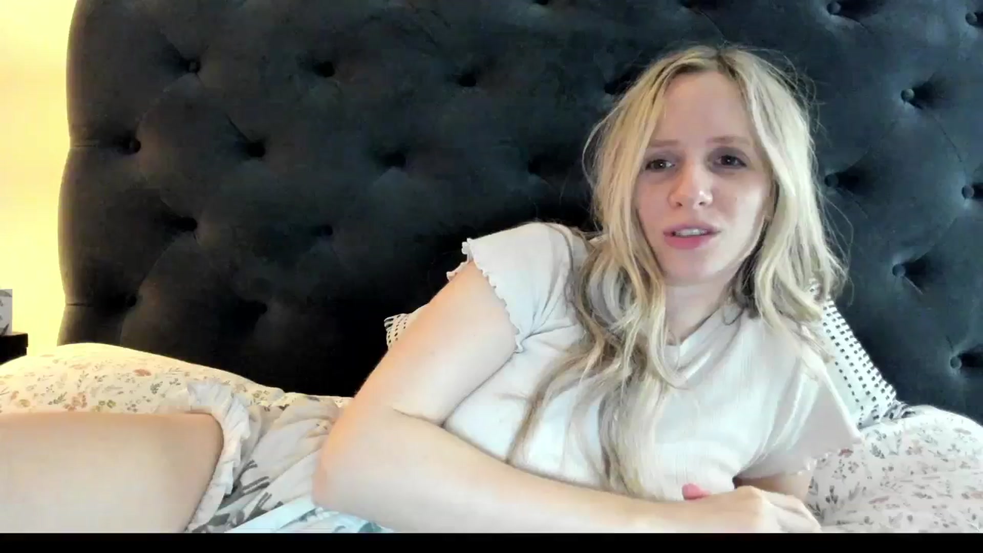 Gallery image thumbnail from Lucylux1's myfreecams stream on, 03/12/2024, 03:19 image 19 of 20