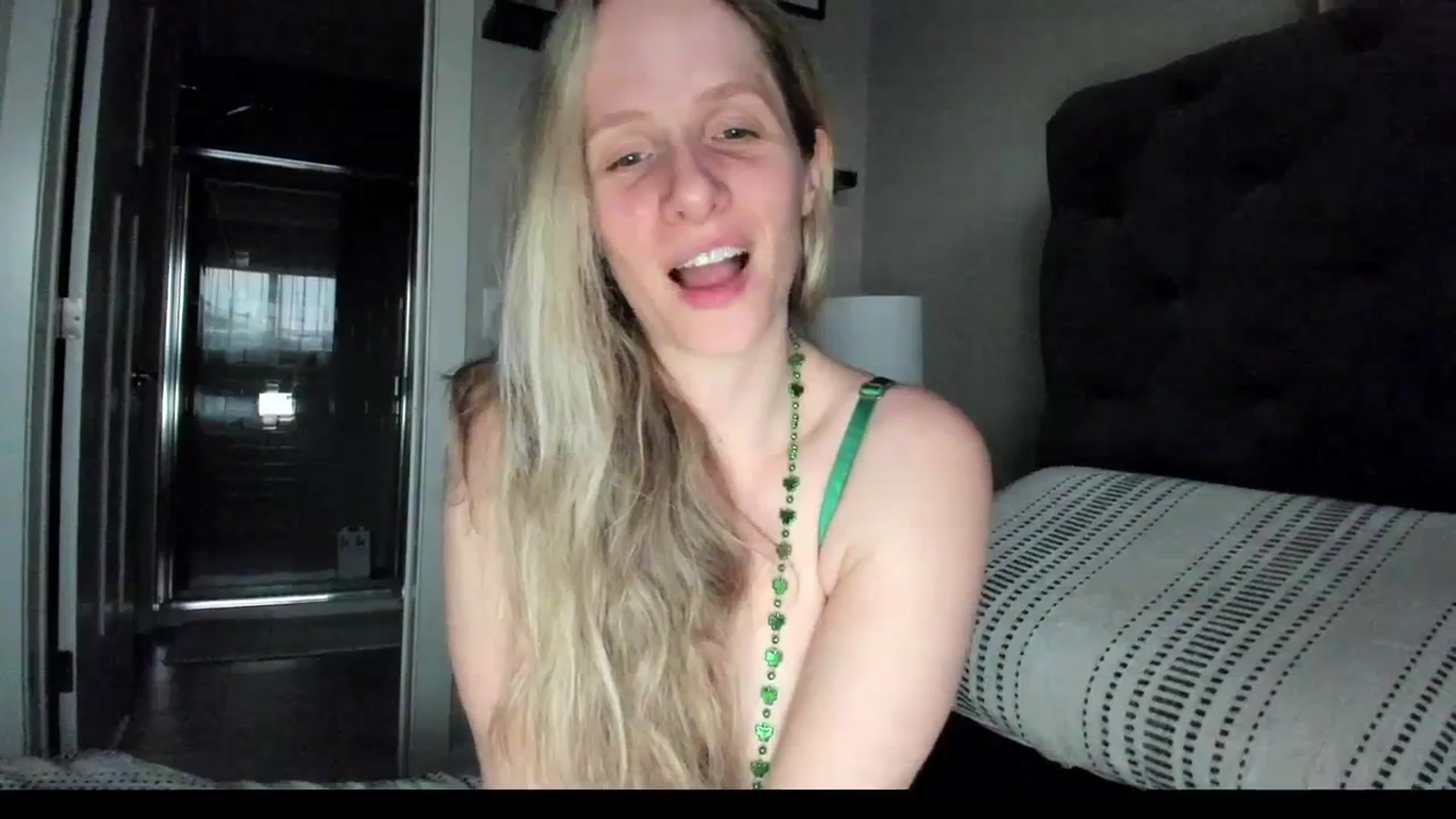 Gallery image thumbnail from Lucylux1's myfreecams stream on, 03/18/2024, 02:55 image 2 of 20