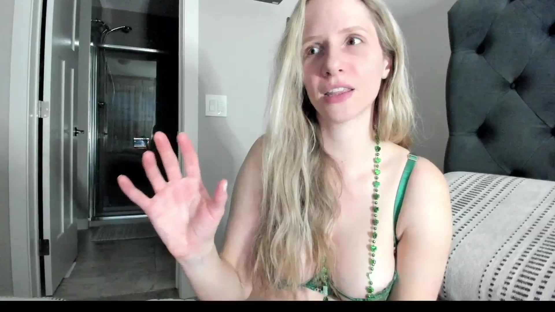 Gallery image thumbnail from Lucylux1's myfreecams stream on, 03/18/2024, 02:55 image 7 of 20