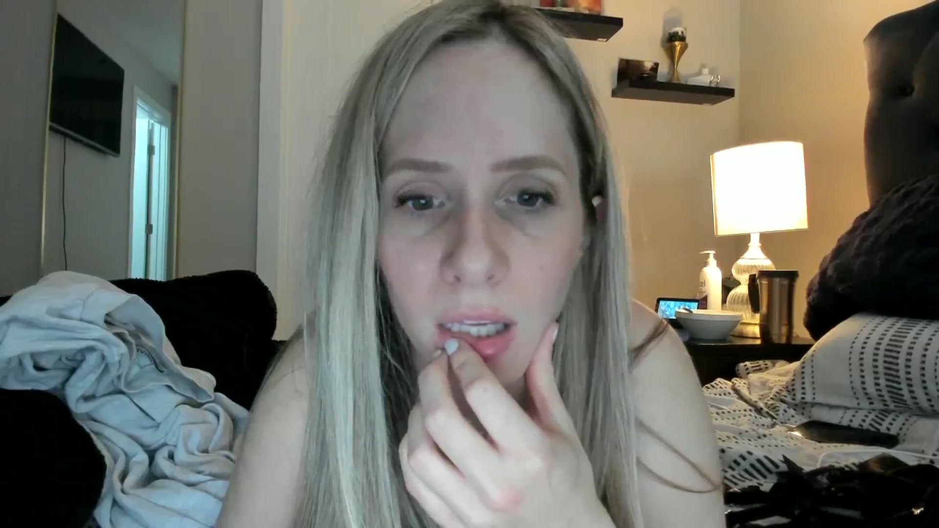 Gallery image thumbnail from Lucylux1's myfreecams stream on, 03/19/2024, 03:48 image 3 of 20