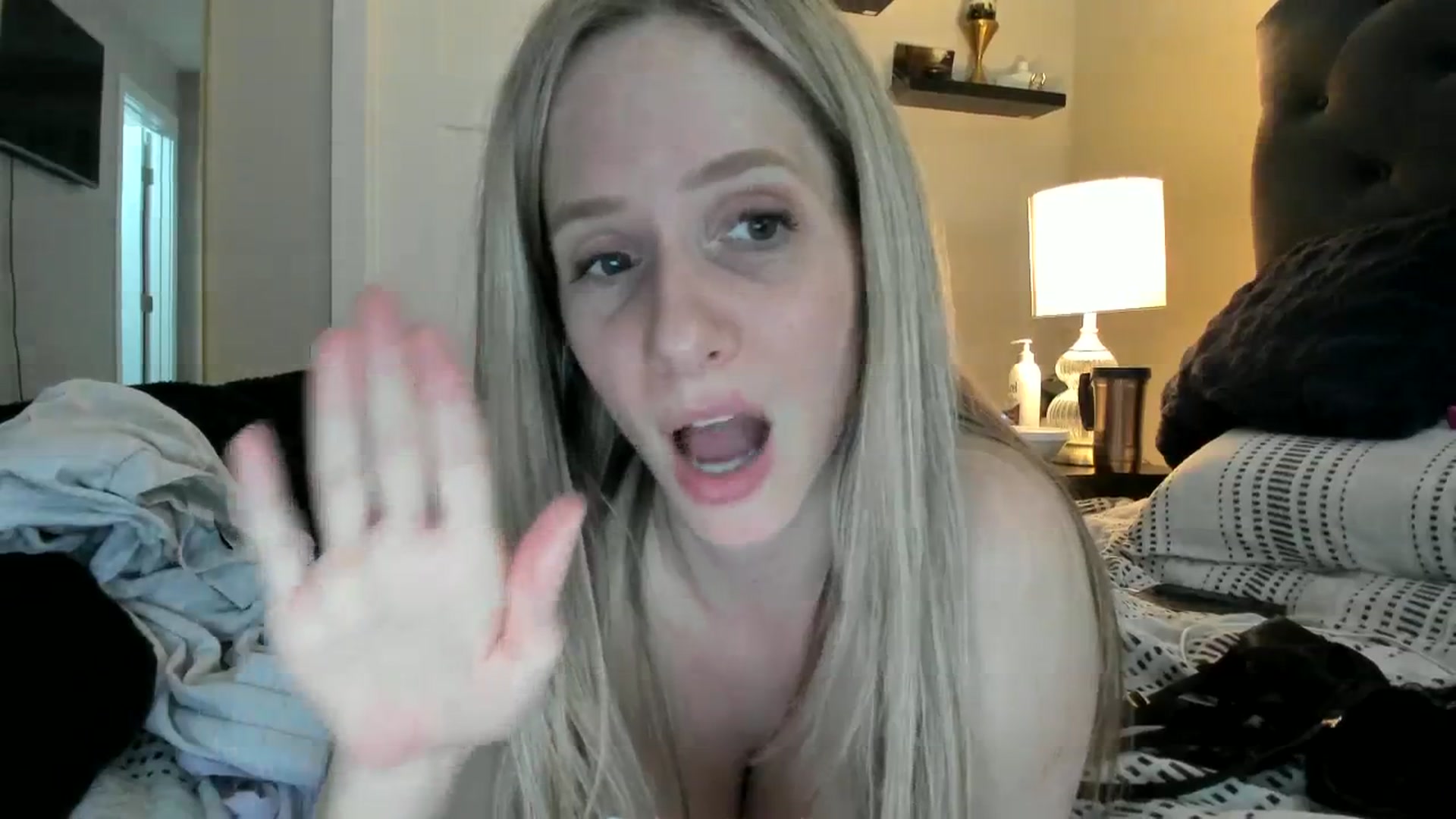 Gallery image thumbnail from Lucylux1's myfreecams stream on, 03/19/2024, 03:48 image 7 of 20