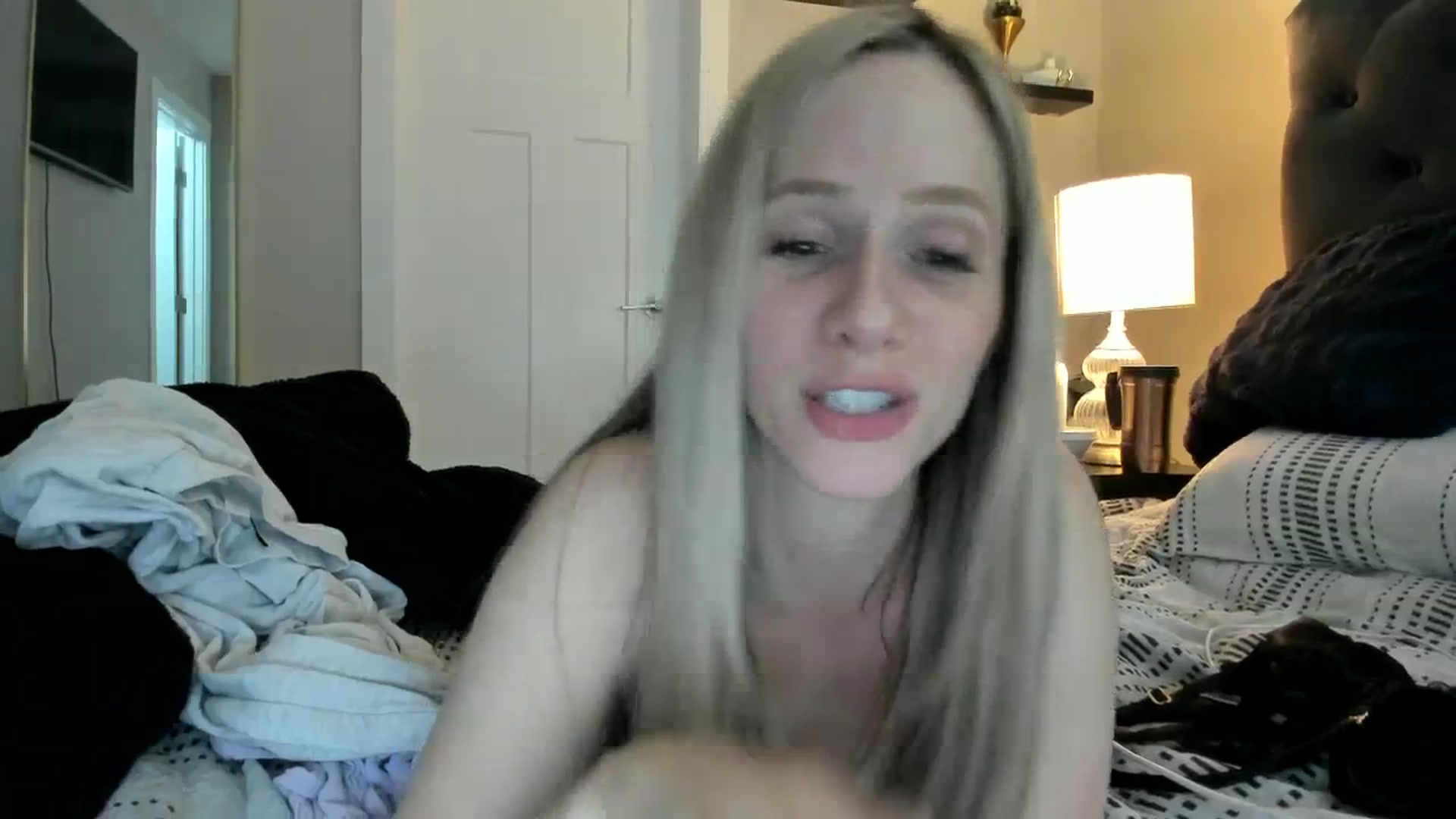 Gallery image thumbnail from Lucylux1's myfreecams stream on, 03/19/2024, 03:48 image 15 of 20