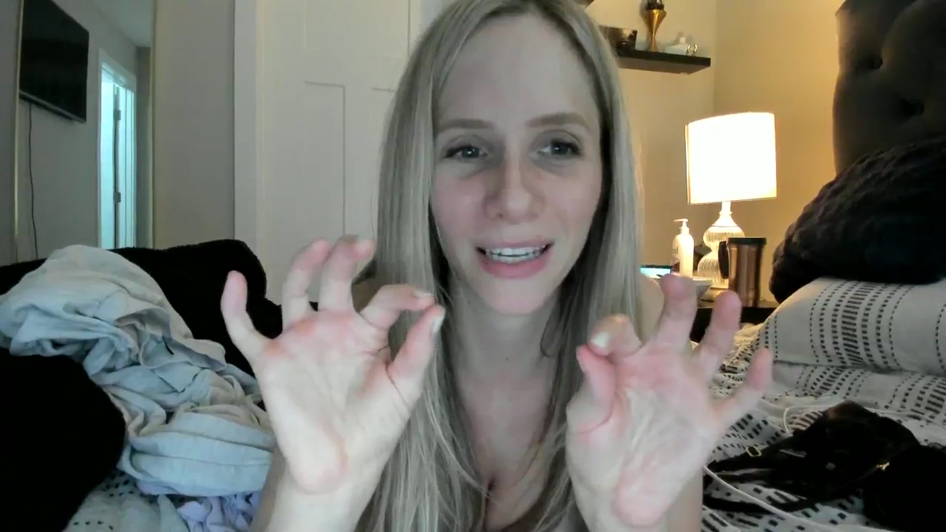 Gallery image thumbnail from Lucylux1's myfreecams stream on, 03/19/2024, 03:48 image 14 of 20