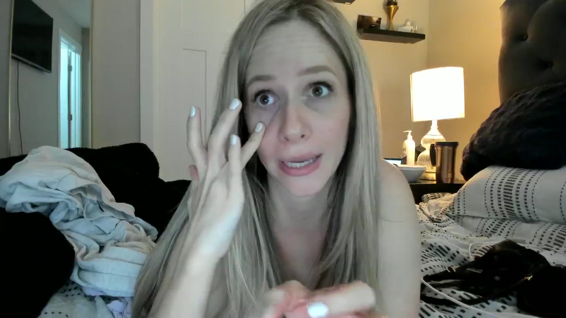 Gallery image thumbnail from Lucylux1's myfreecams stream on, 03/19/2024, 03:48 image 13 of 20