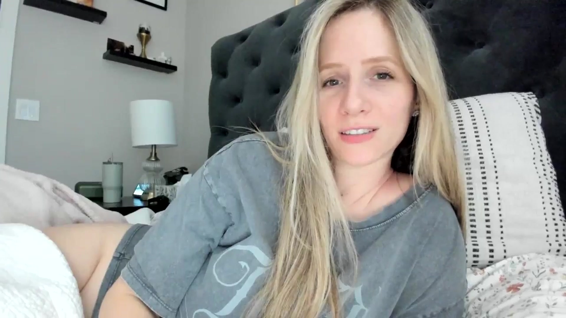 Gallery image thumbnail from Lucylux1's myfreecams stream on, 04/15/2024, 02:49 image 15 of 20