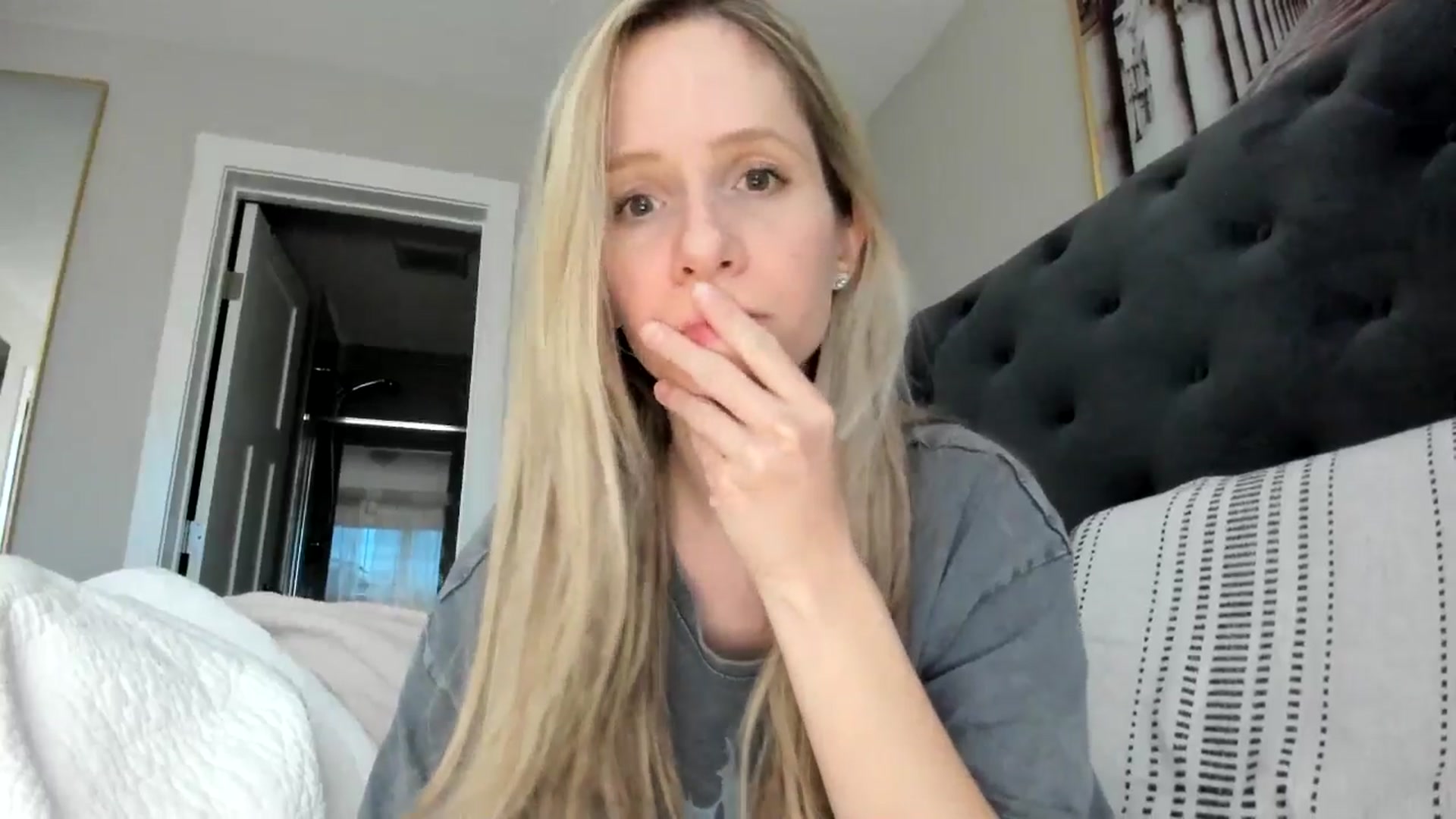 Gallery image thumbnail from Lucylux1's myfreecams stream on, 04/15/2024, 02:49 image 2 of 20