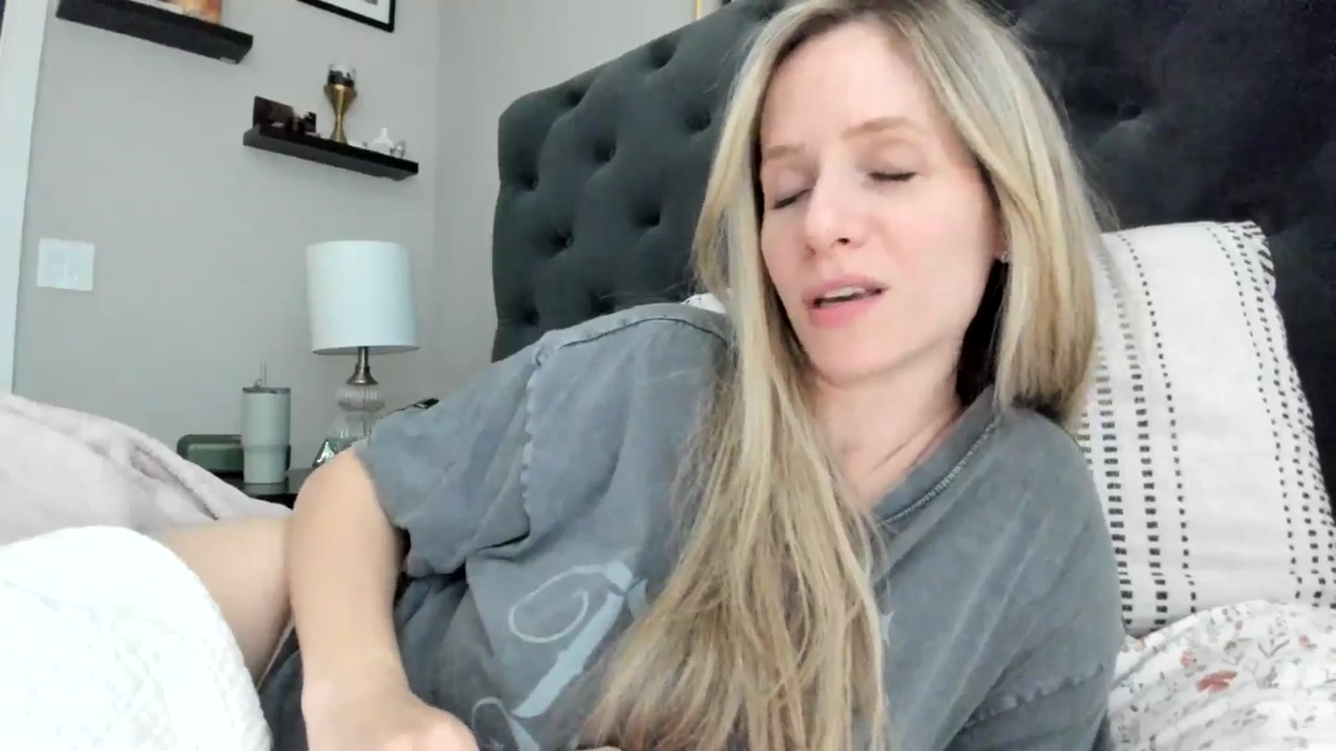 Gallery image thumbnail from Lucylux1's myfreecams stream on, 04/15/2024, 02:49 image 12 of 20