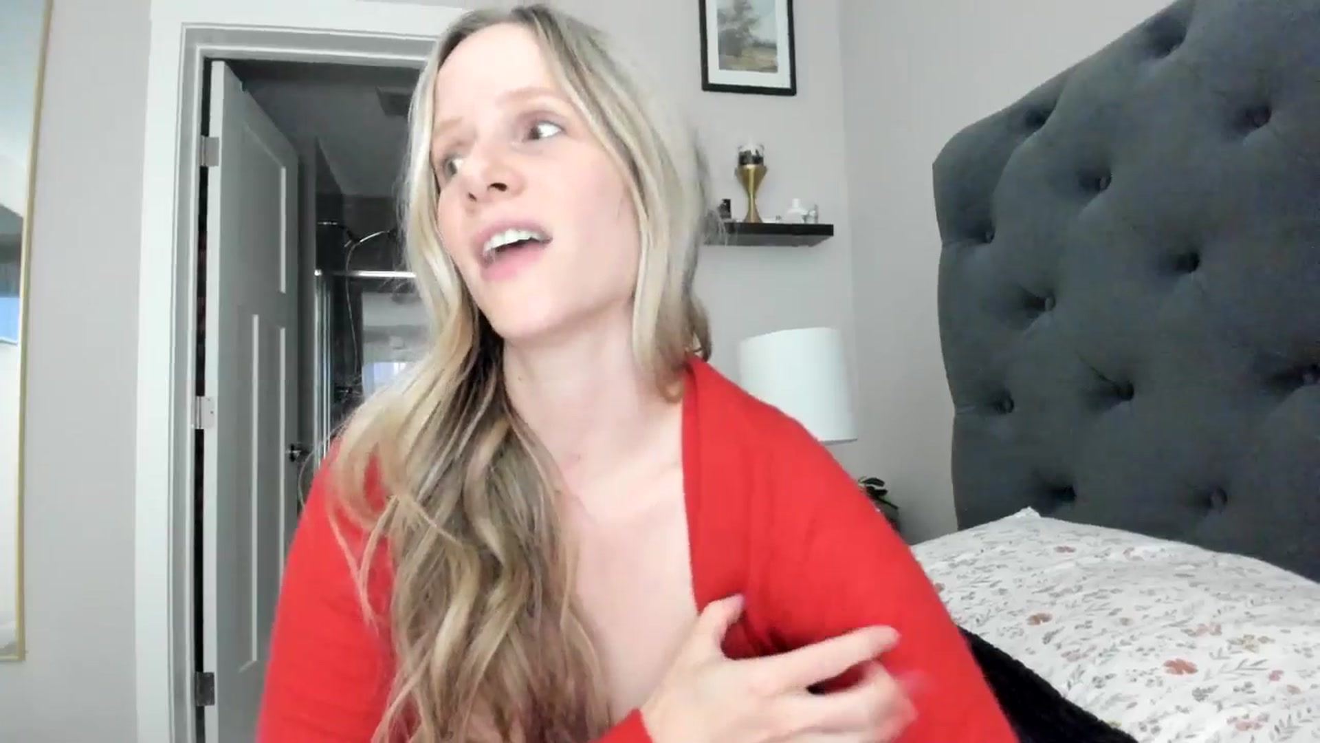 Gallery image thumbnail from Lucylux1's myfreecams stream on, 04/22/2024, 03:18 image 8 of 20