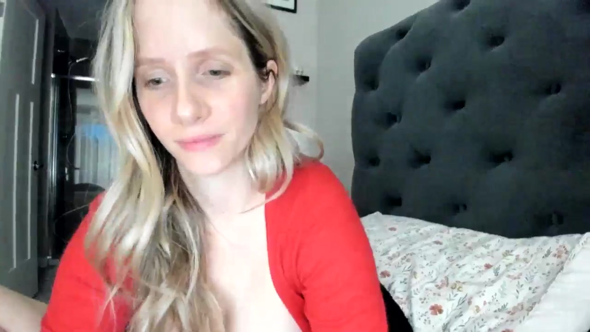 Gallery image thumbnail from Lucylux1's myfreecams stream on, 04/22/2024, 03:18 image 12 of 20