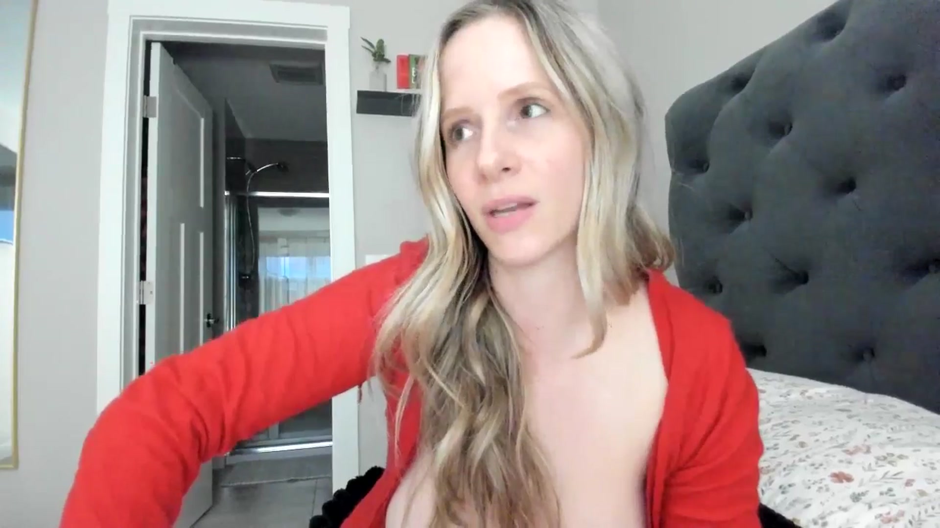 Gallery image thumbnail from Lucylux1's myfreecams stream on, 04/22/2024, 03:18 image 9 of 20
