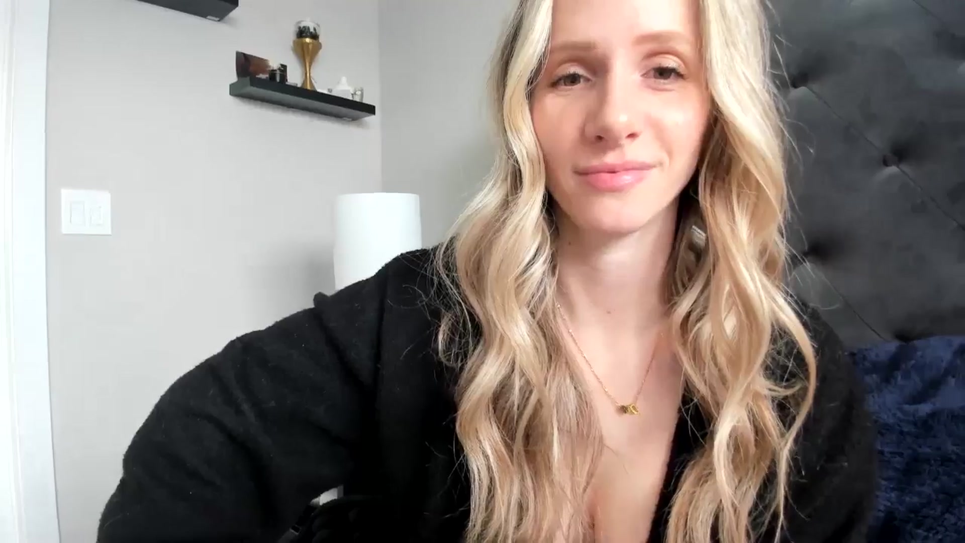 Gallery image thumbnail from Lucylux1's myfreecams stream on, 04/25/2024, 18:30 image 4 of 20