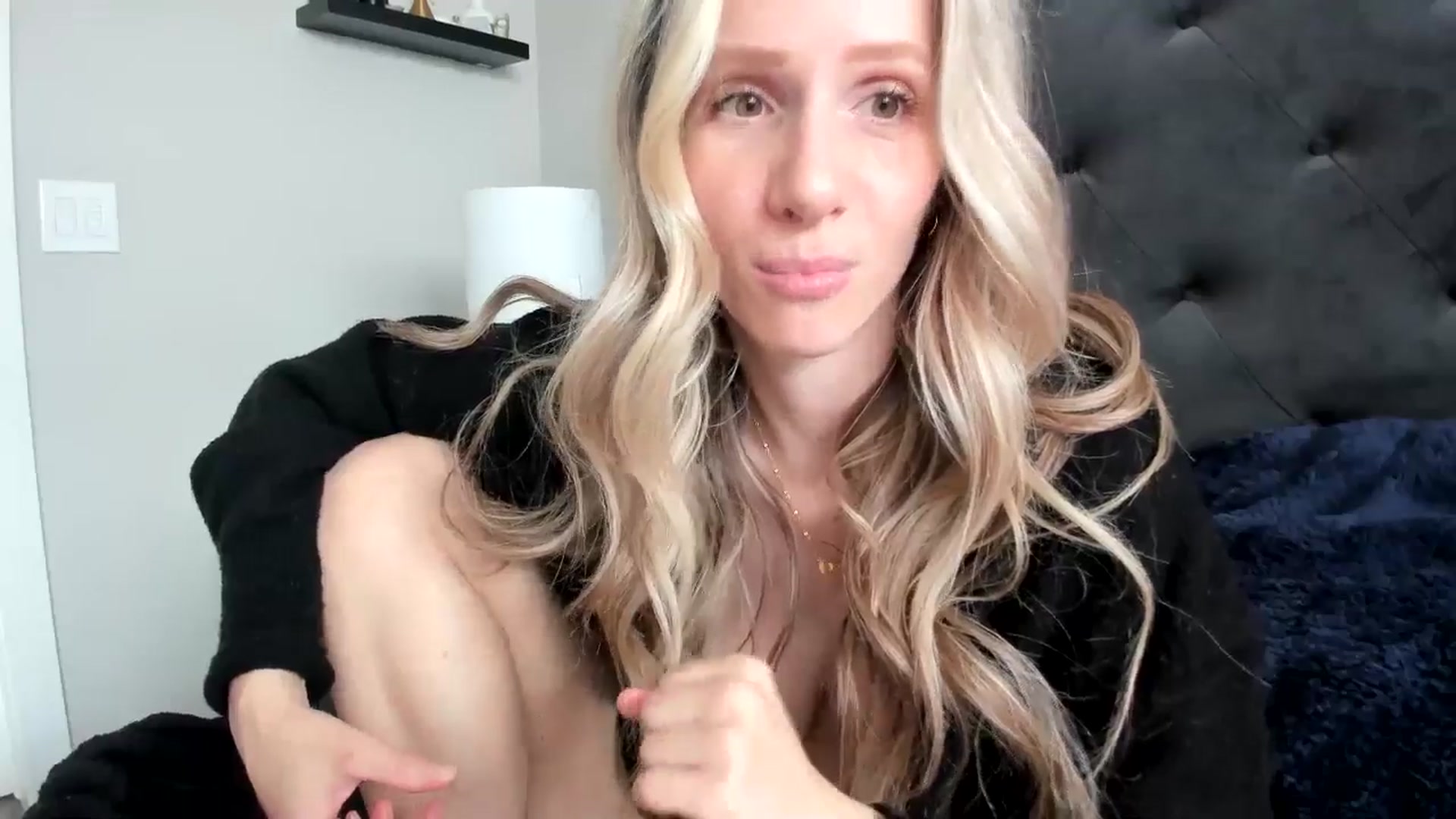 Gallery image thumbnail from Lucylux1's myfreecams stream on, 04/25/2024, 18:30 image 14 of 20