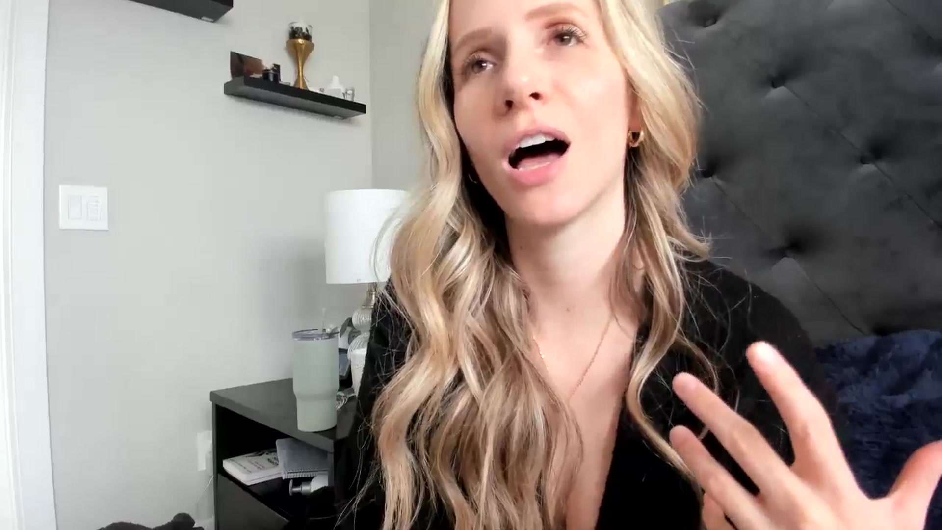 Gallery image thumbnail from Lucylux1's myfreecams stream on, 04/25/2024, 18:30 image 6 of 20