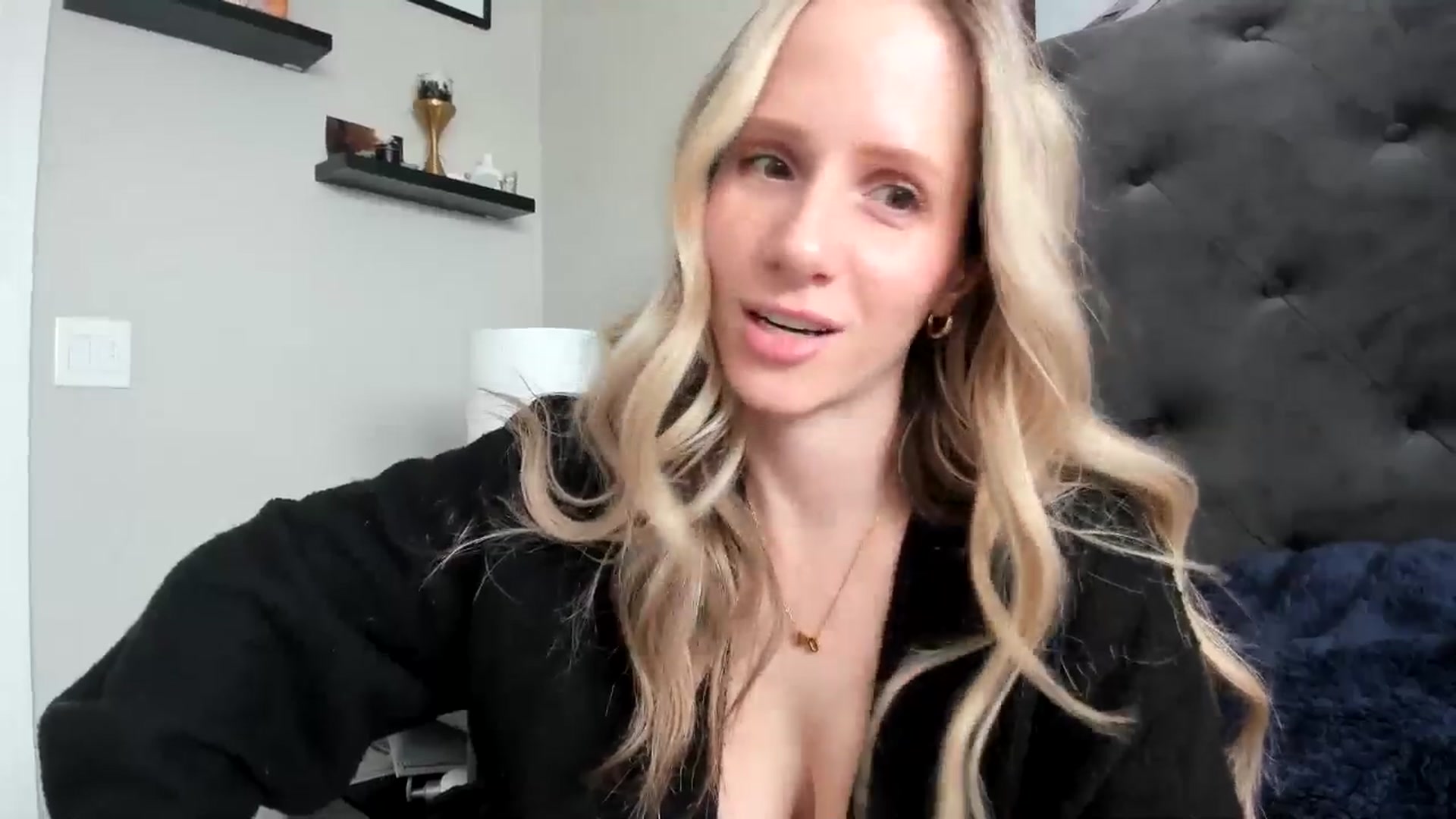 Gallery image thumbnail from Lucylux1's myfreecams stream on, 04/25/2024, 18:30 image 11 of 20