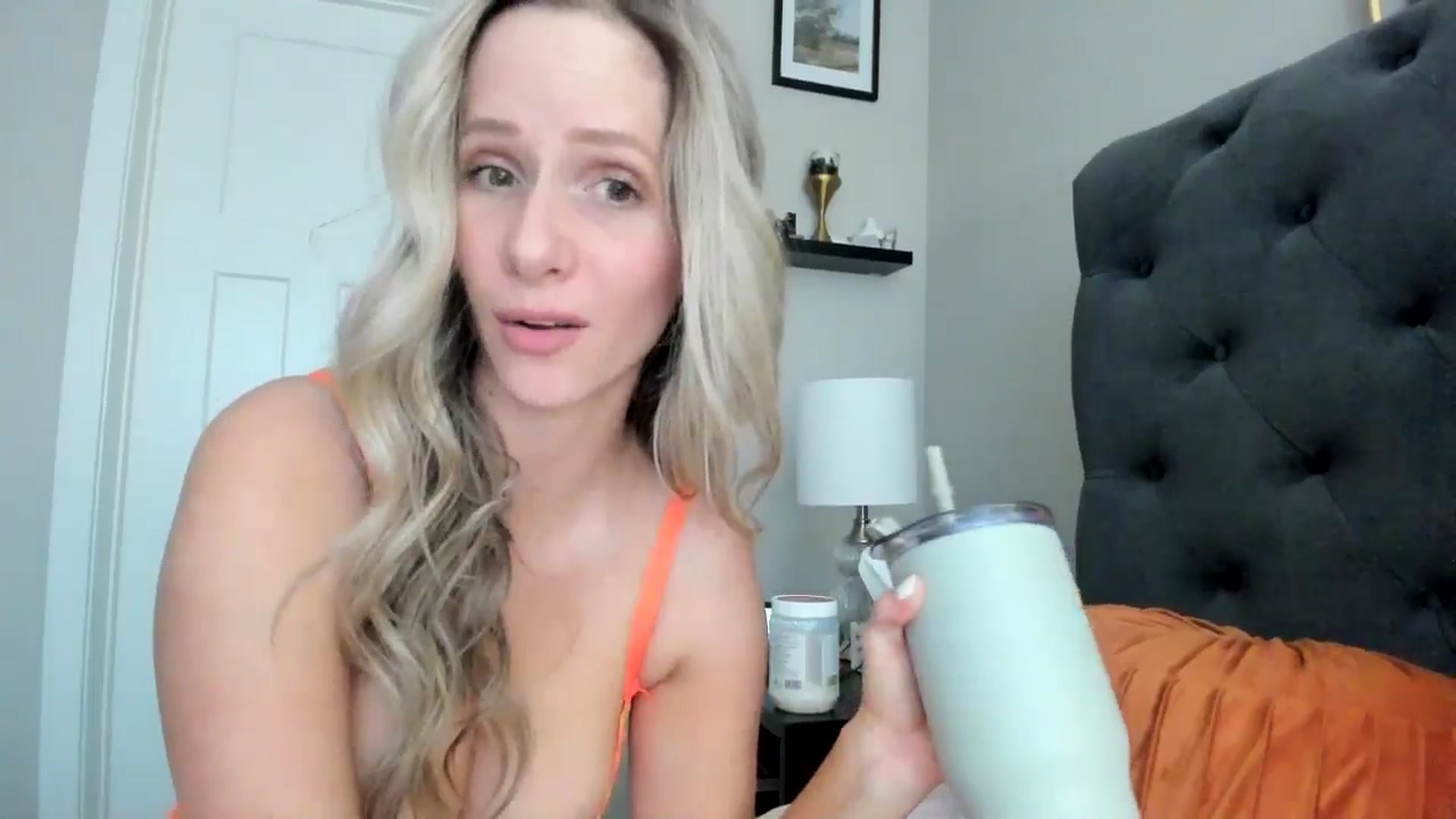 Gallery image thumbnail from Lucylux1's myfreecams stream on, 04/29/2024, 03:30 image 11 of 20