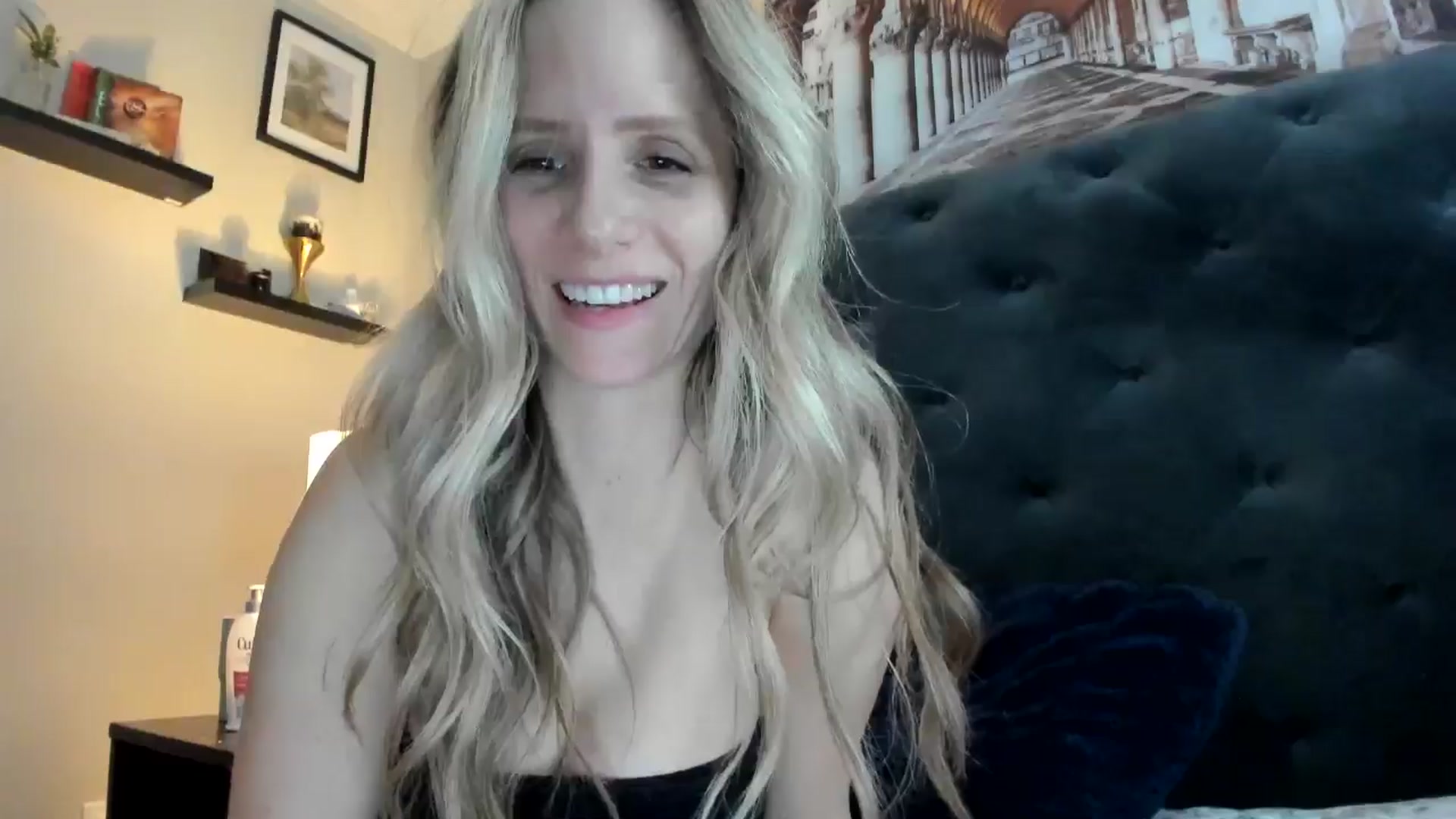 Gallery image thumbnail from Lucylux1's myfreecams stream on, 05/08/2024, 04:07 image 8 of 20