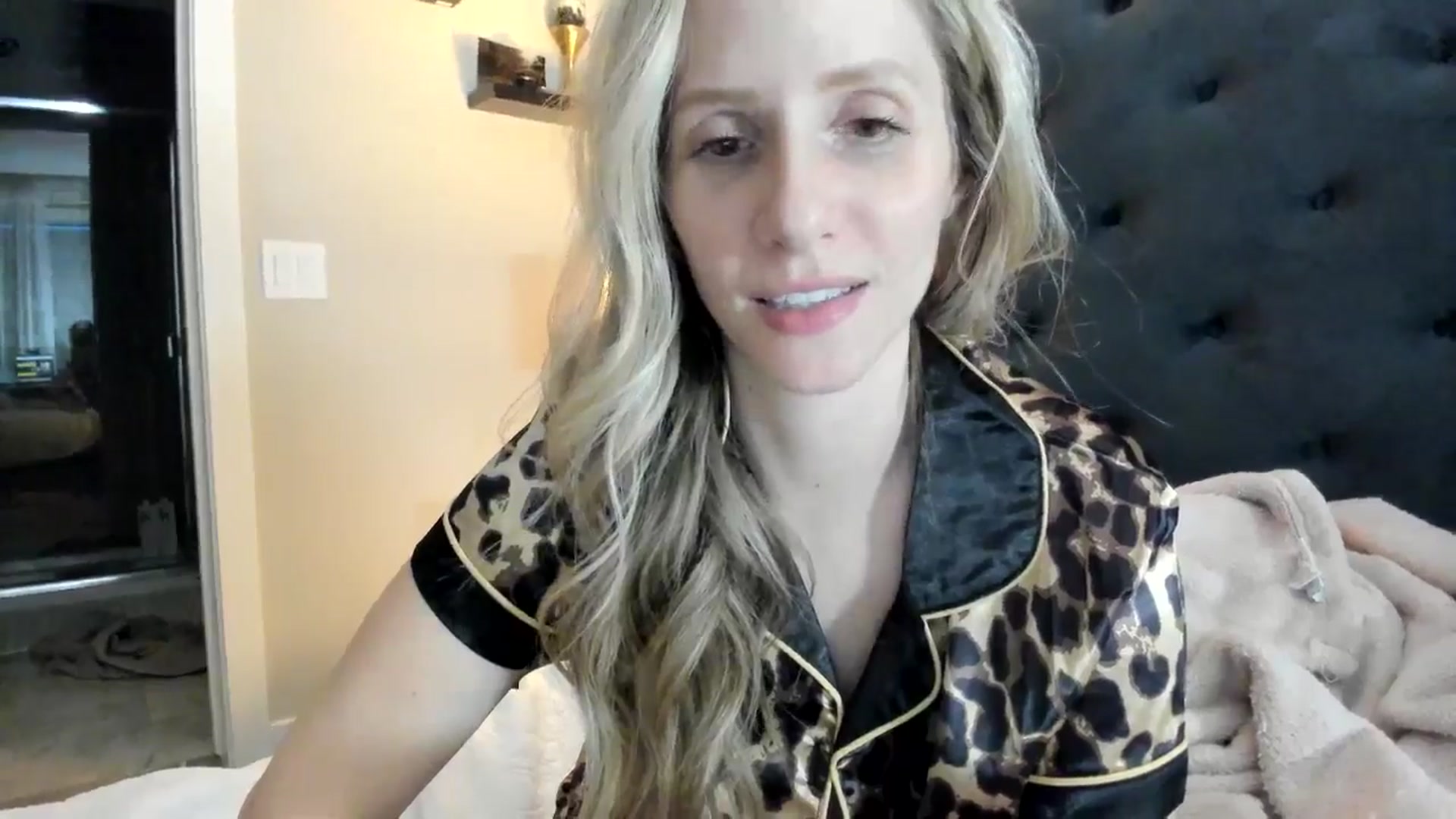 Gallery image thumbnail from Lucylux1's myfreecams stream on, 05/14/2024, 03:26 image 20 of 20