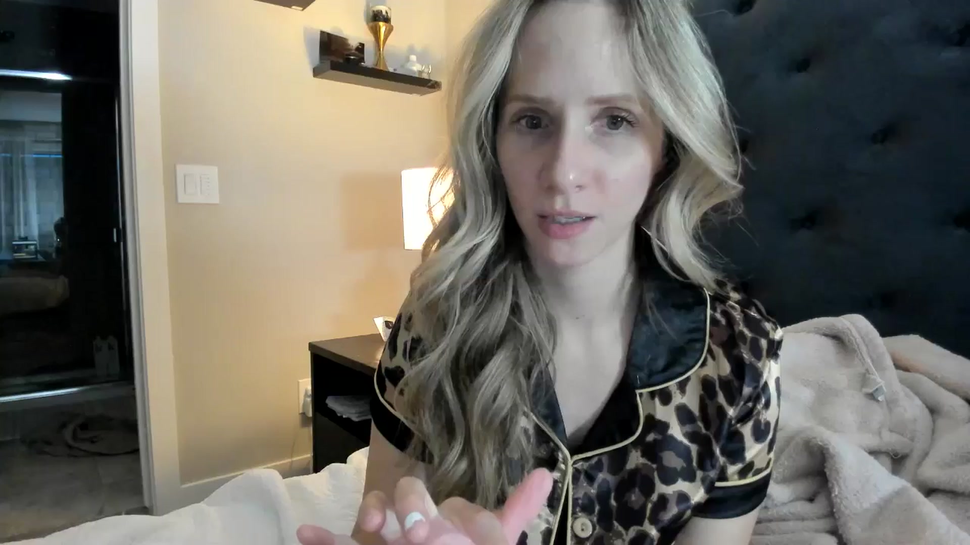 Gallery image thumbnail from Lucylux1's myfreecams stream on, 05/14/2024, 03:26 image 17 of 20