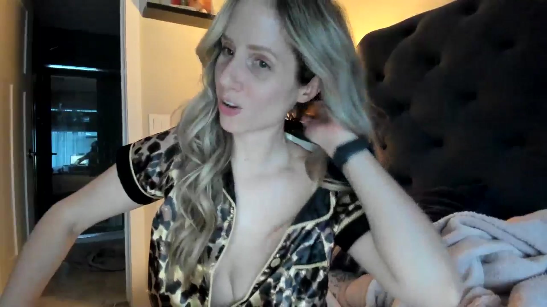 Gallery image thumbnail from Lucylux1's myfreecams stream on, 05/14/2024, 03:26 image 4 of 20