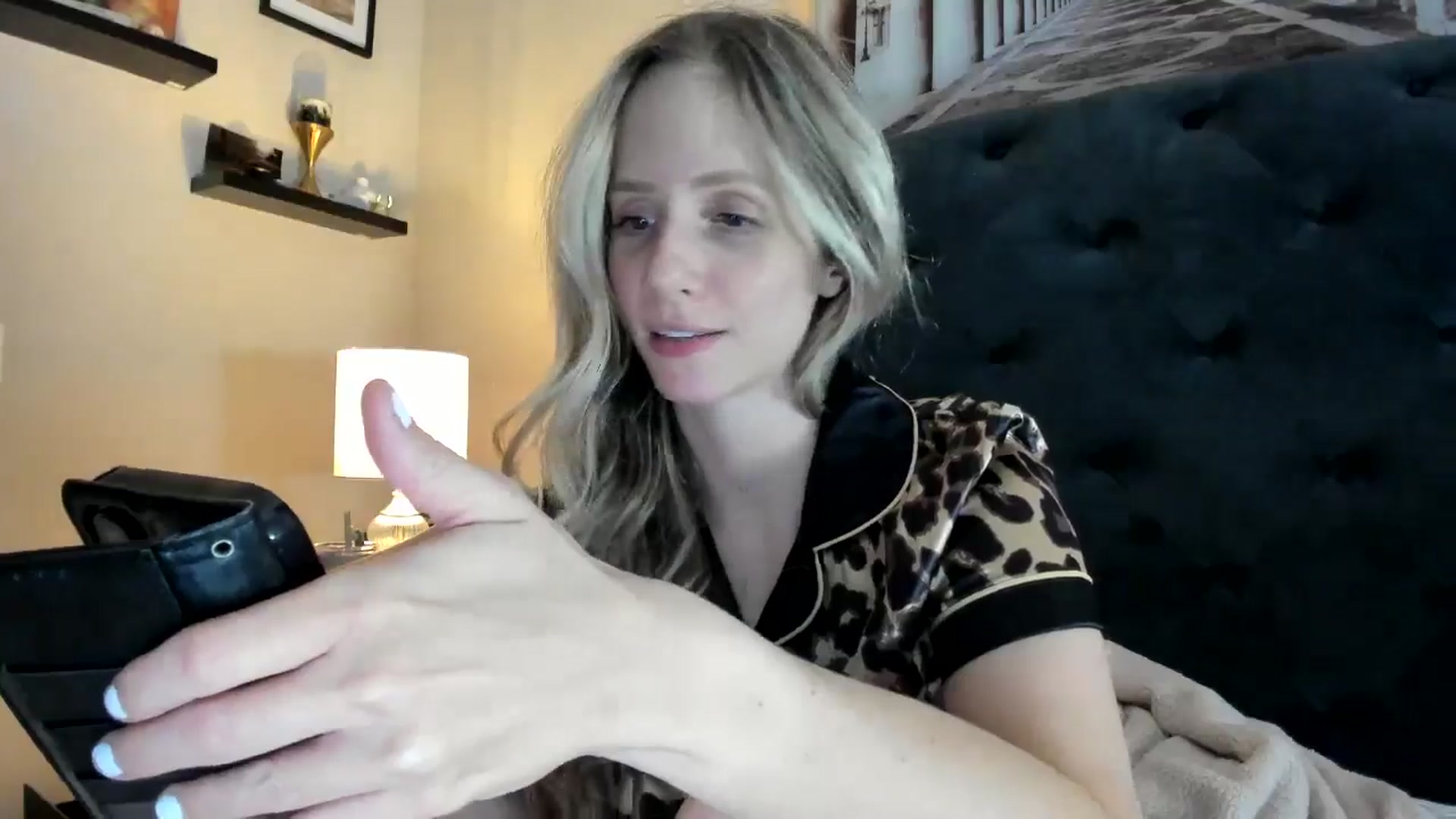 Gallery image thumbnail from Lucylux1's myfreecams stream on, 05/14/2024, 03:54 image 17 of 20