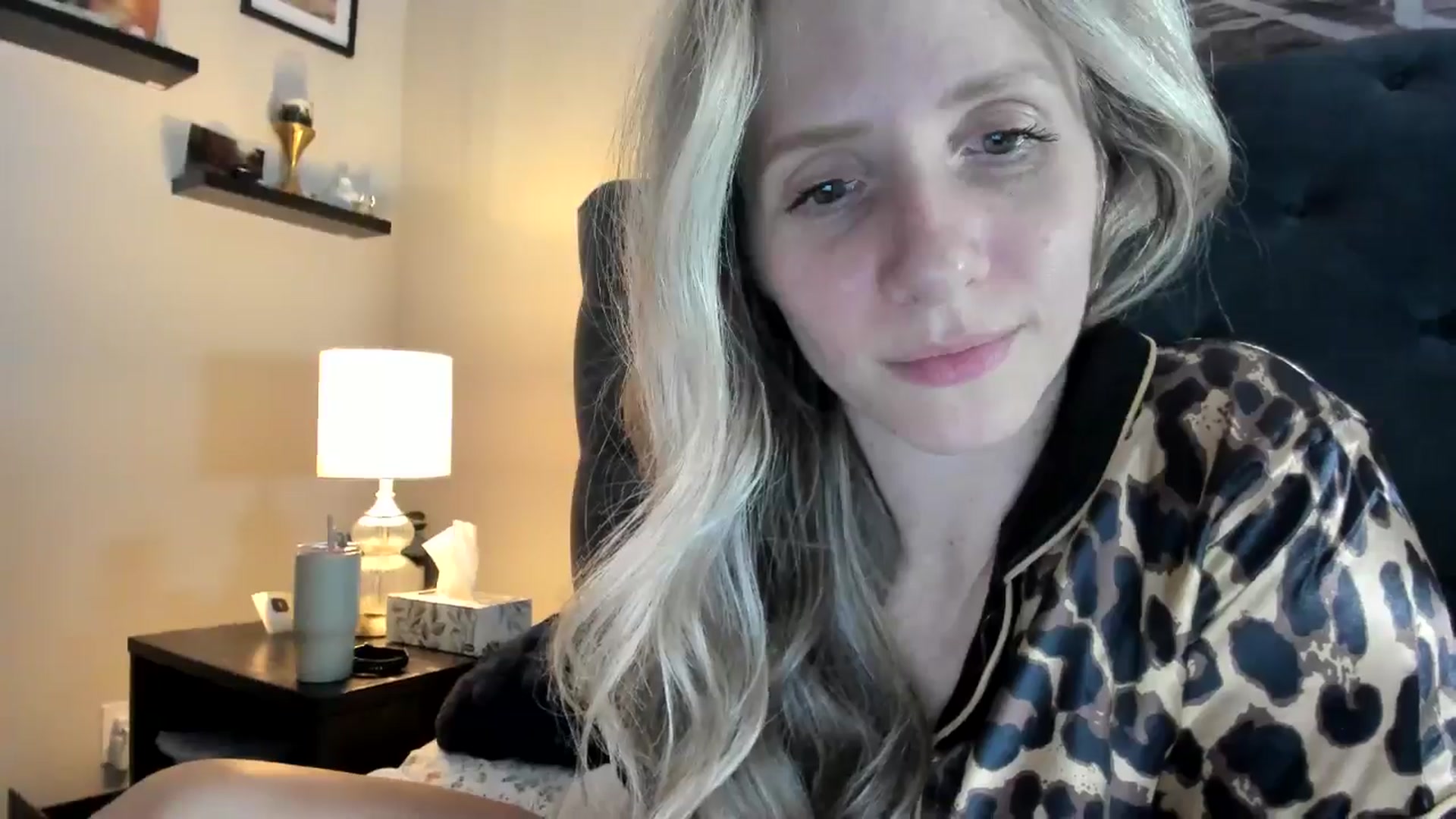 Gallery image thumbnail from Lucylux1's myfreecams stream on, 05/14/2024, 03:54 image 15 of 20