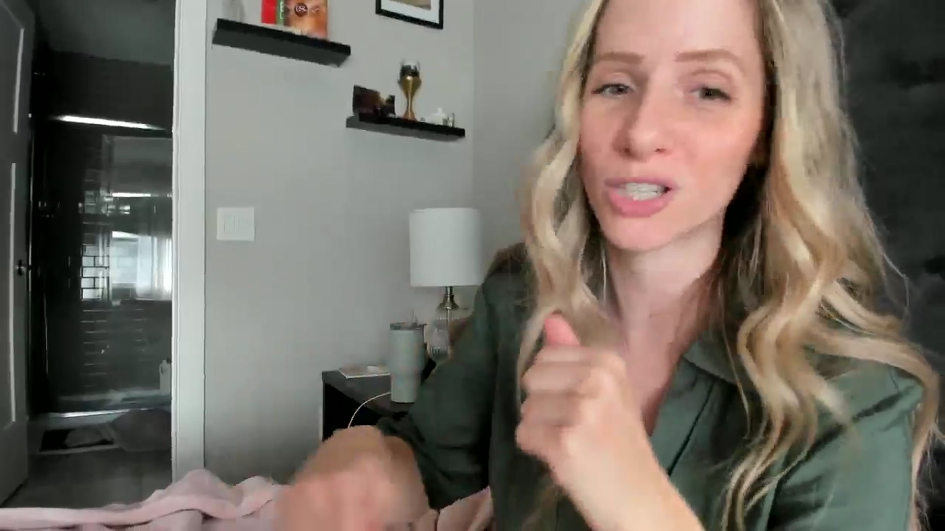 Gallery image thumbnail from Lucylux1's myfreecams stream on, 05/15/2024, 19:12 image 9 of 20
