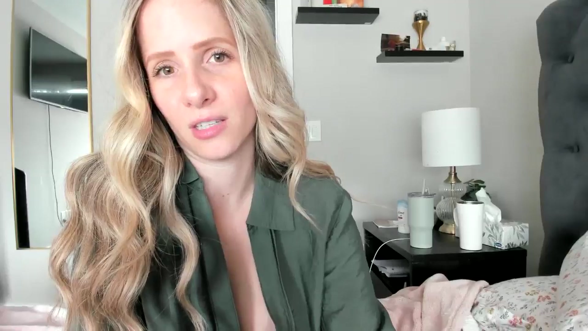 Gallery image thumbnail from Lucylux1's myfreecams stream on, 05/15/2024, 19:47 image 3 of 20