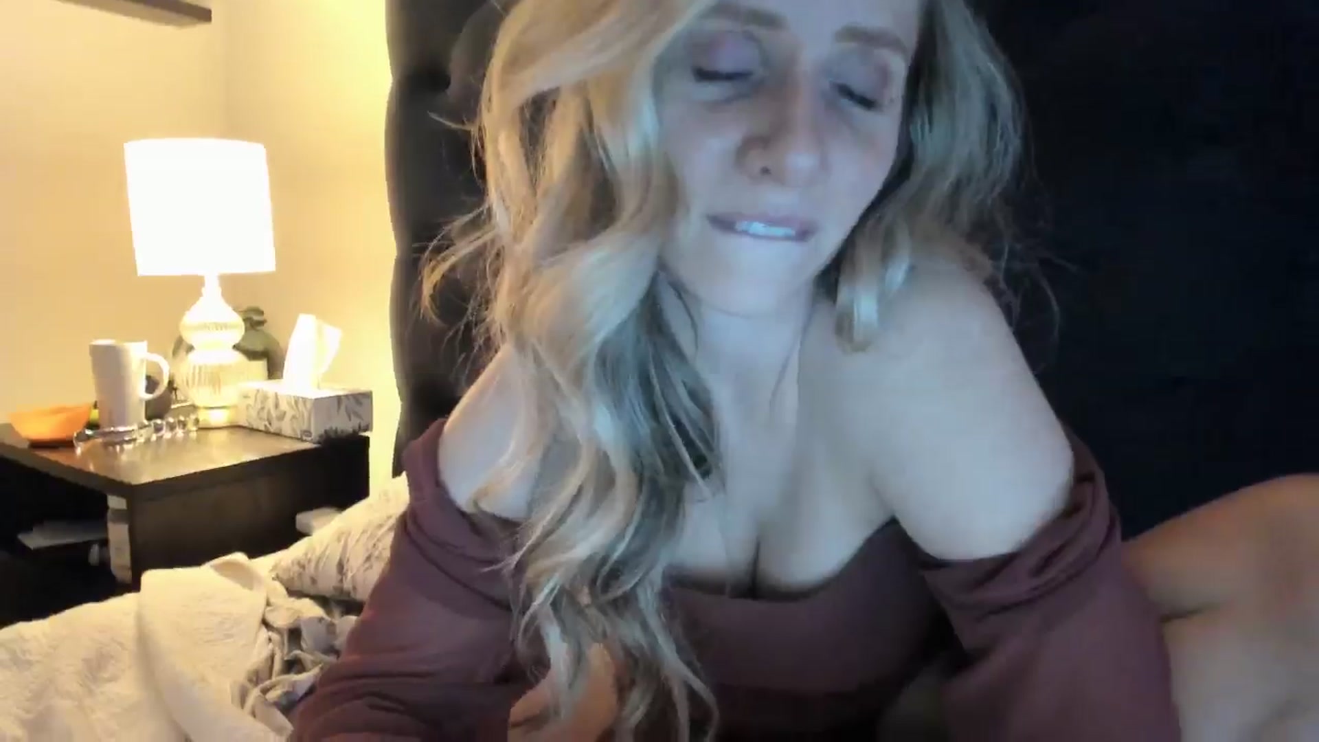 Gallery image thumbnail from Lucylux1's myfreecams stream on, 05/21/2024, 02:34 image 15 of 20