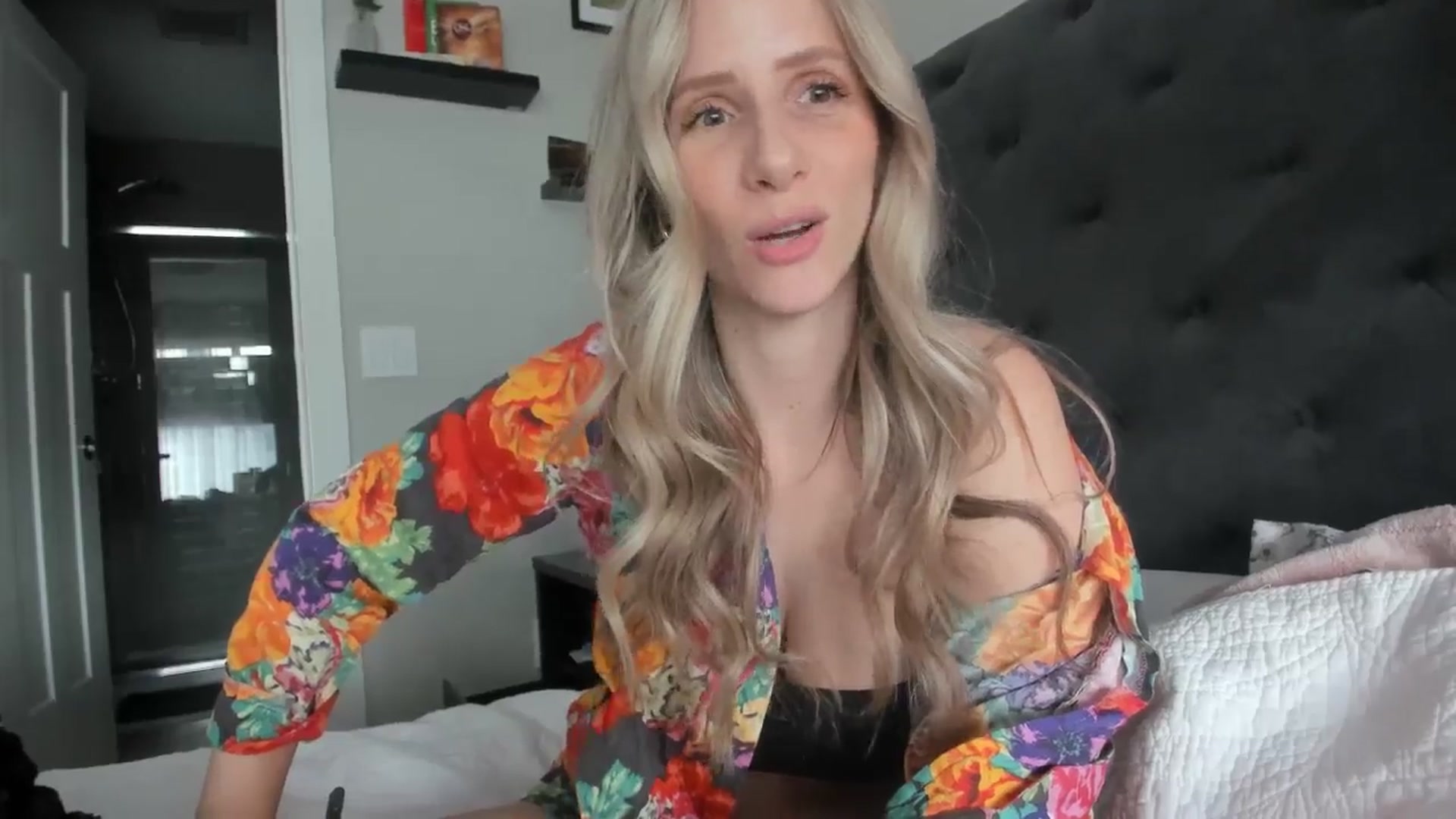 Gallery image thumbnail from Lucylux1's myfreecams stream on, 05/23/2024, 18:31 image 10 of 20