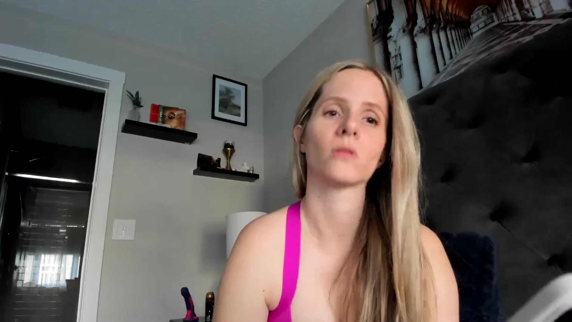 Gallery image thumbnail from Lucylux1's myfreecams stream on, 05/27/2024, 02:34 image 17 of 20
