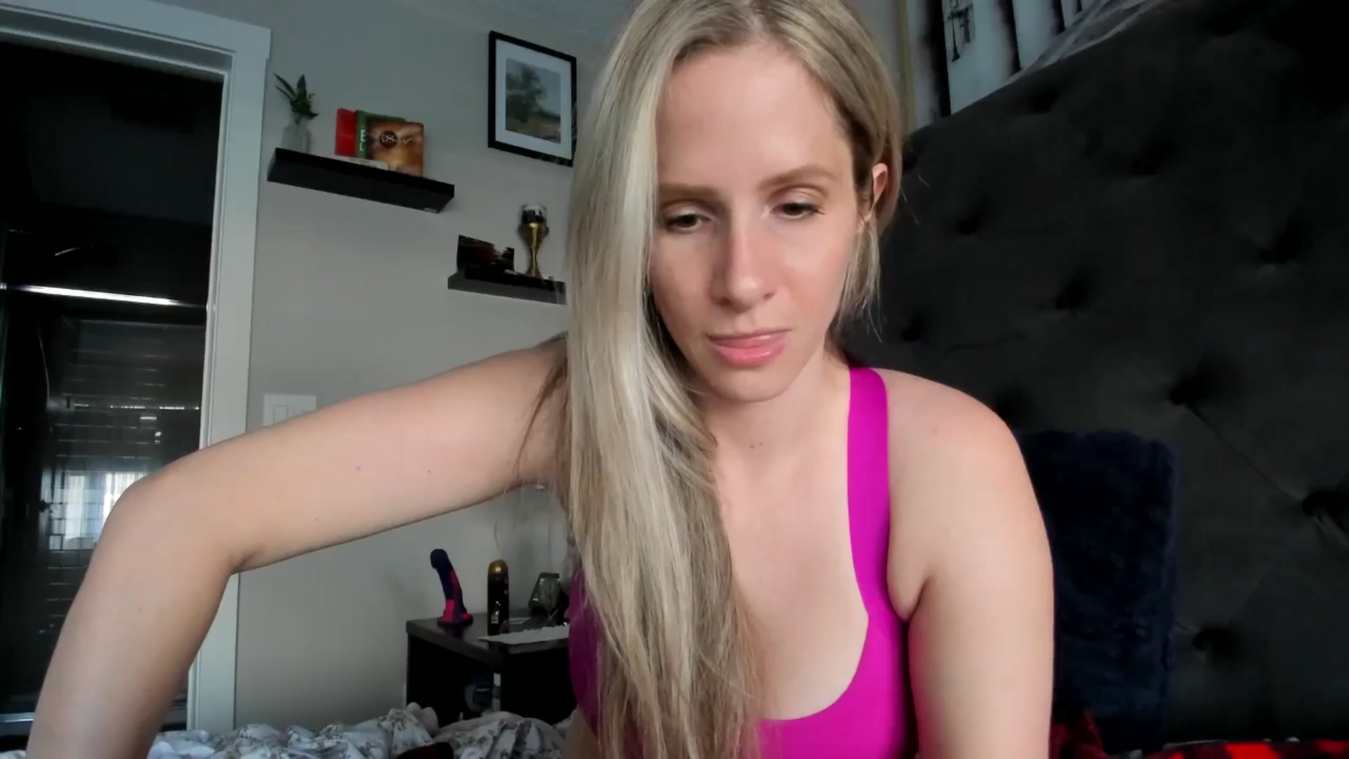 Gallery image thumbnail from Lucylux1's myfreecams stream on, 05/27/2024, 02:34 image 15 of 20
