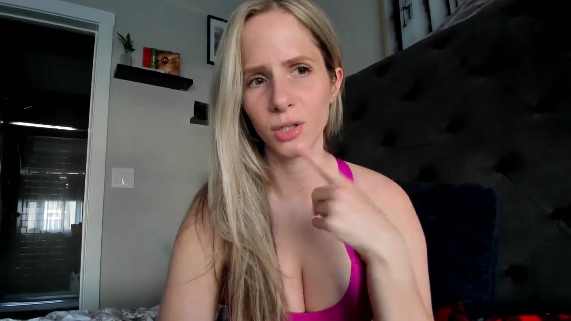 Gallery image thumbnail from Lucylux1's myfreecams stream on, 05/27/2024, 02:34 image 14 of 20