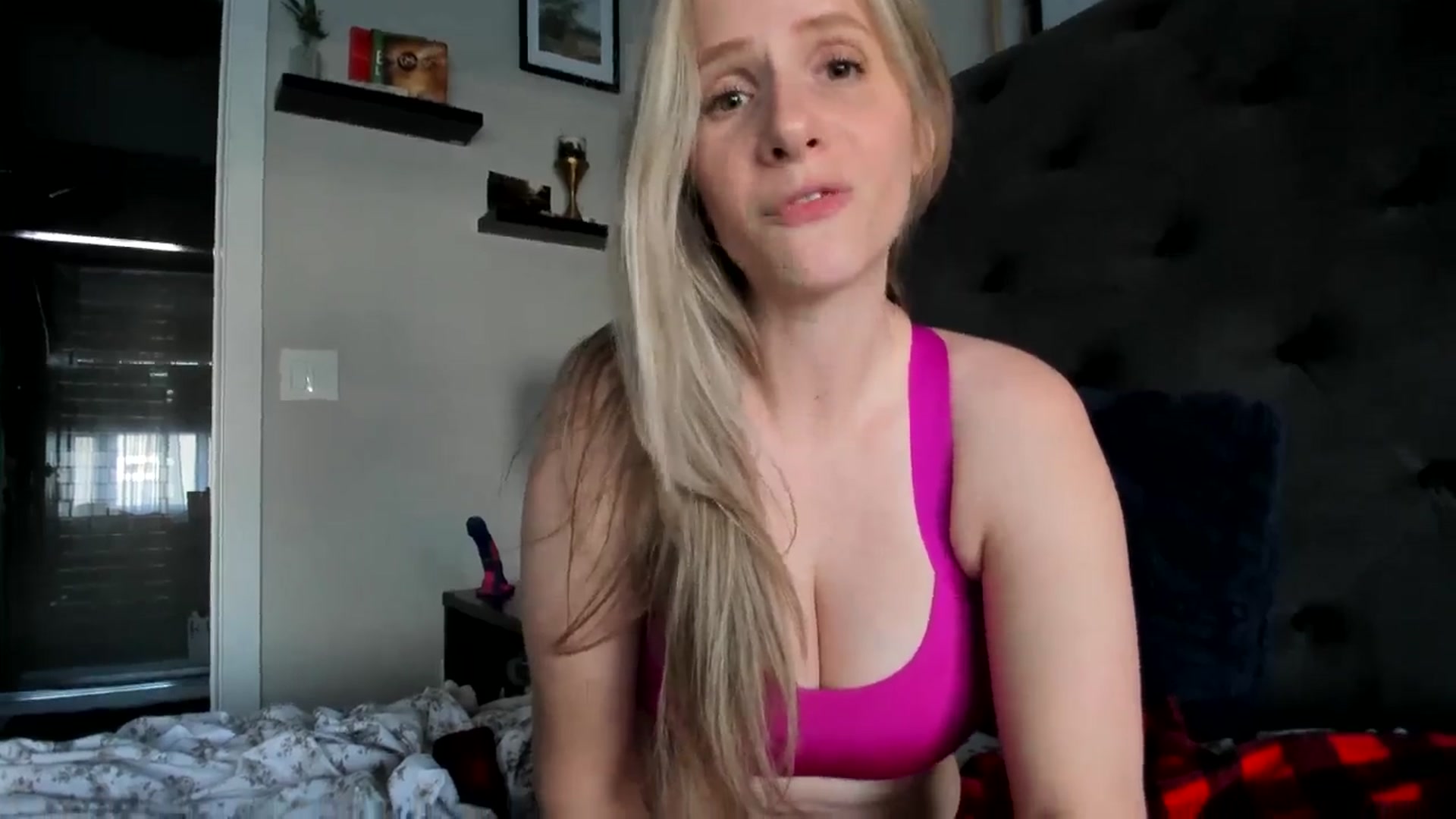 Gallery image thumbnail from Lucylux1's myfreecams stream on, 05/27/2024, 02:34 image 13 of 20