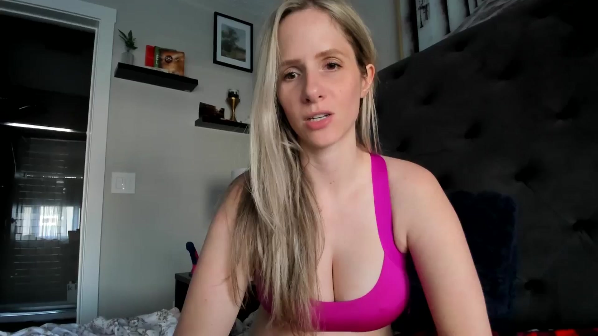 Gallery image thumbnail from Lucylux1's myfreecams stream on, 05/27/2024, 02:34 image 2 of 20