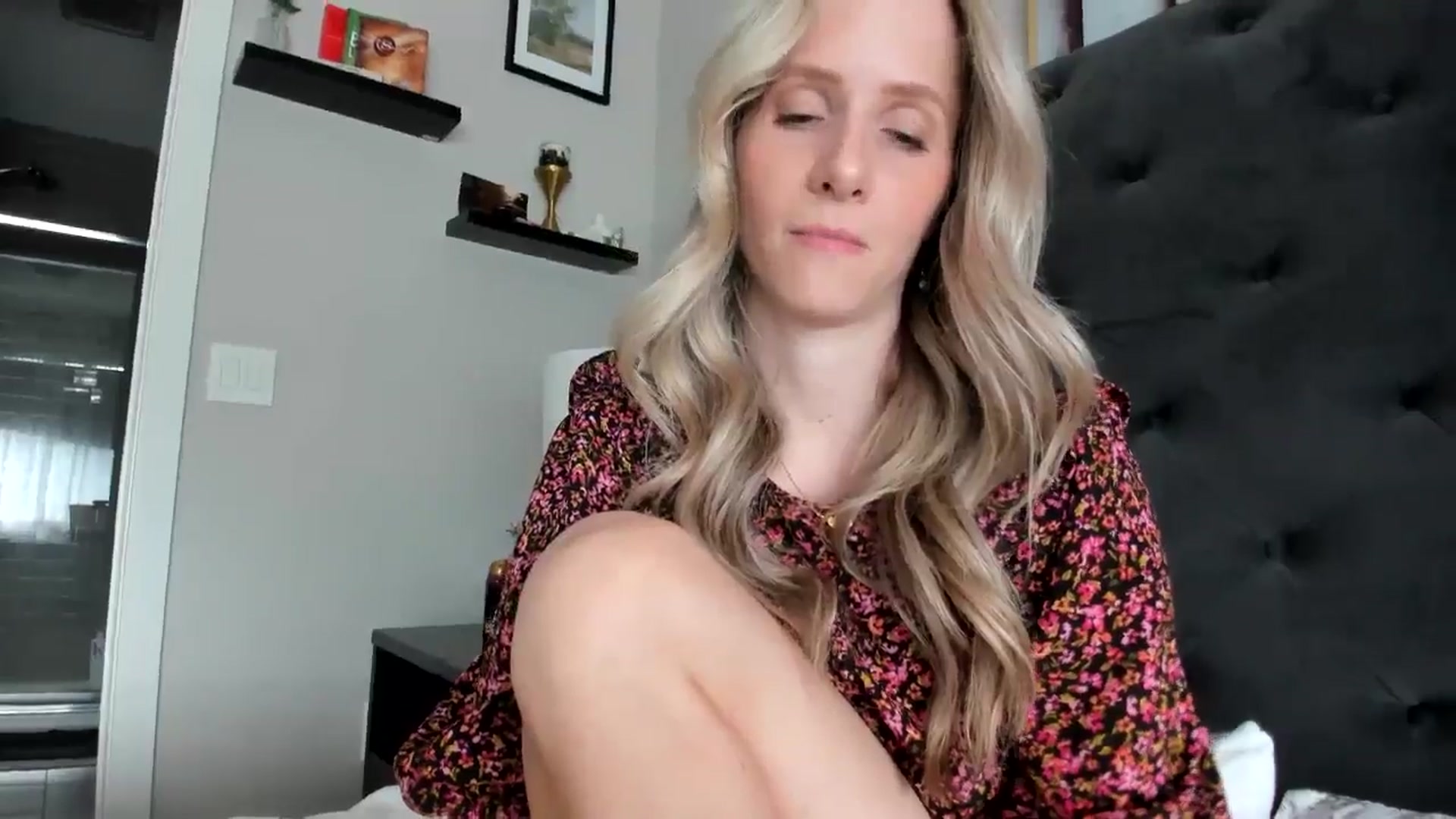 Gallery image thumbnail from Lucylux1's myfreecams stream on, 05/27/2024, 17:25 image 14 of 20