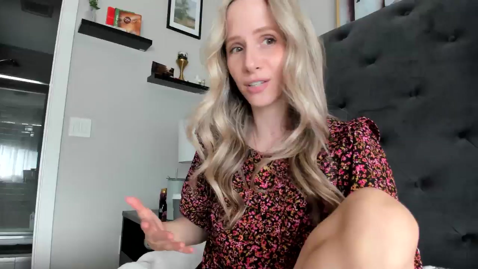 Gallery image thumbnail from Lucylux1's myfreecams stream on, 05/27/2024, 17:25 image 15 of 20