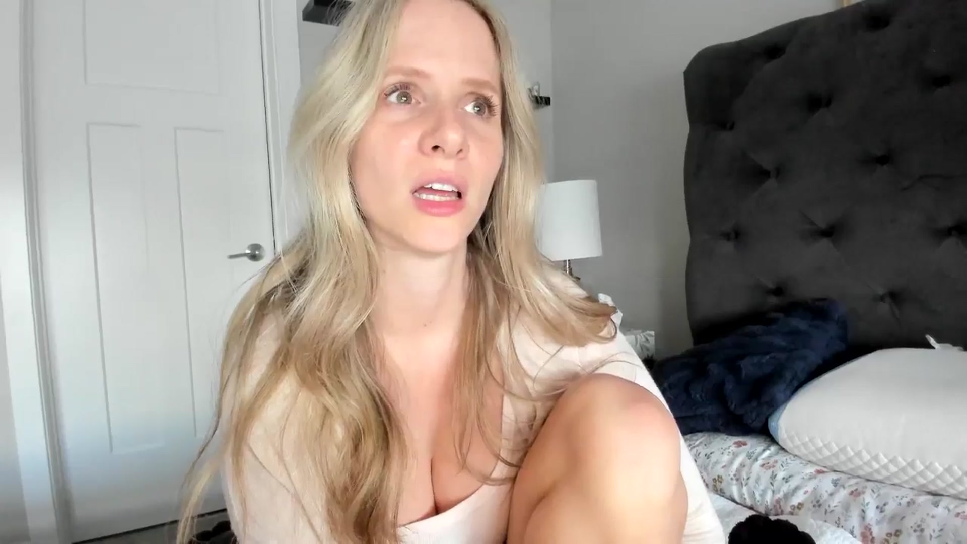 Gallery image thumbnail from Lucylux1's myfreecams stream on, 05/28/2024, 02:40 image 5 of 20