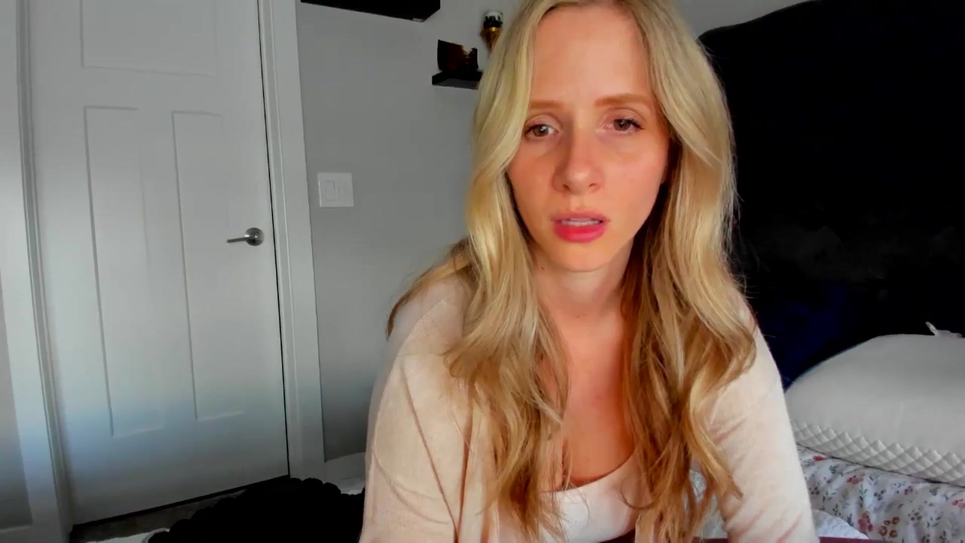 Gallery image thumbnail from Lucylux1's myfreecams stream on, 05/28/2024, 02:40 image 12 of 20