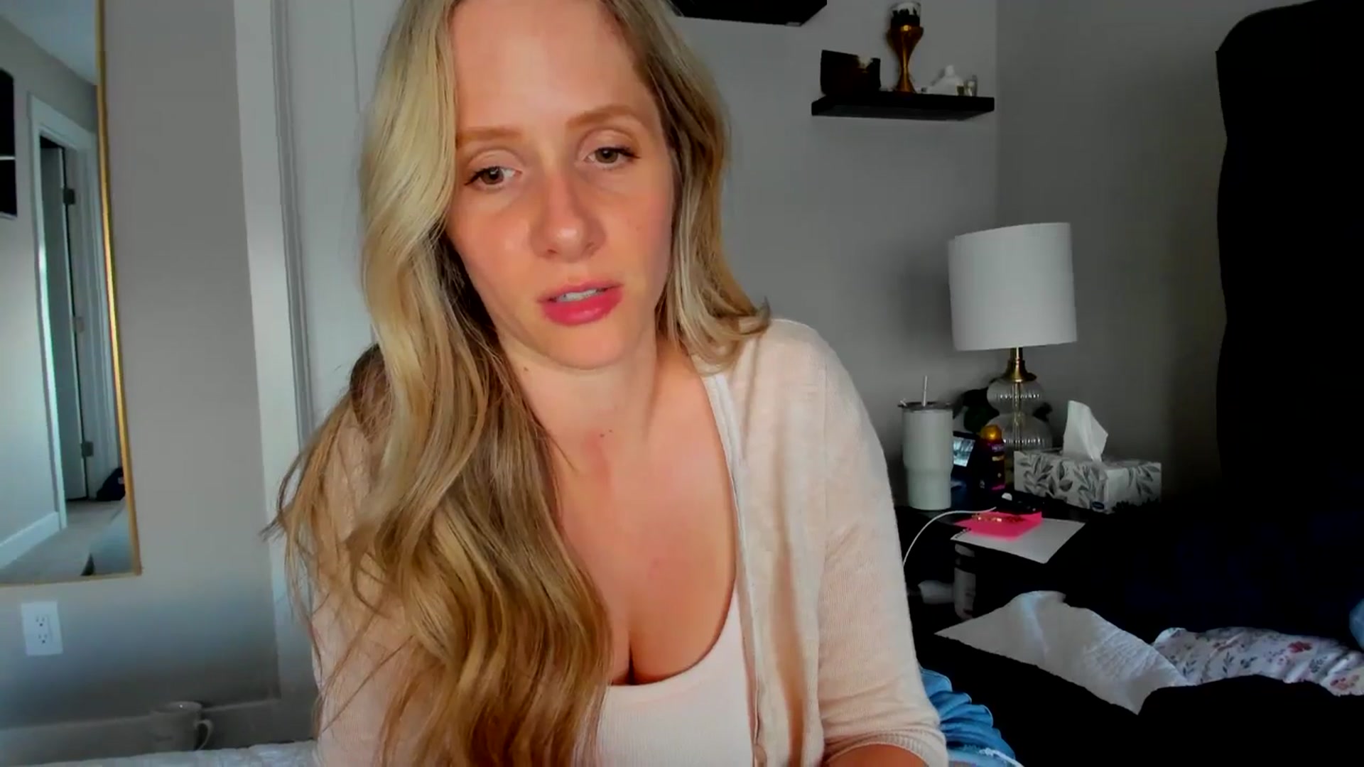 Gallery image thumbnail from Lucylux1's myfreecams stream on, 05/28/2024, 02:40 image 19 of 20