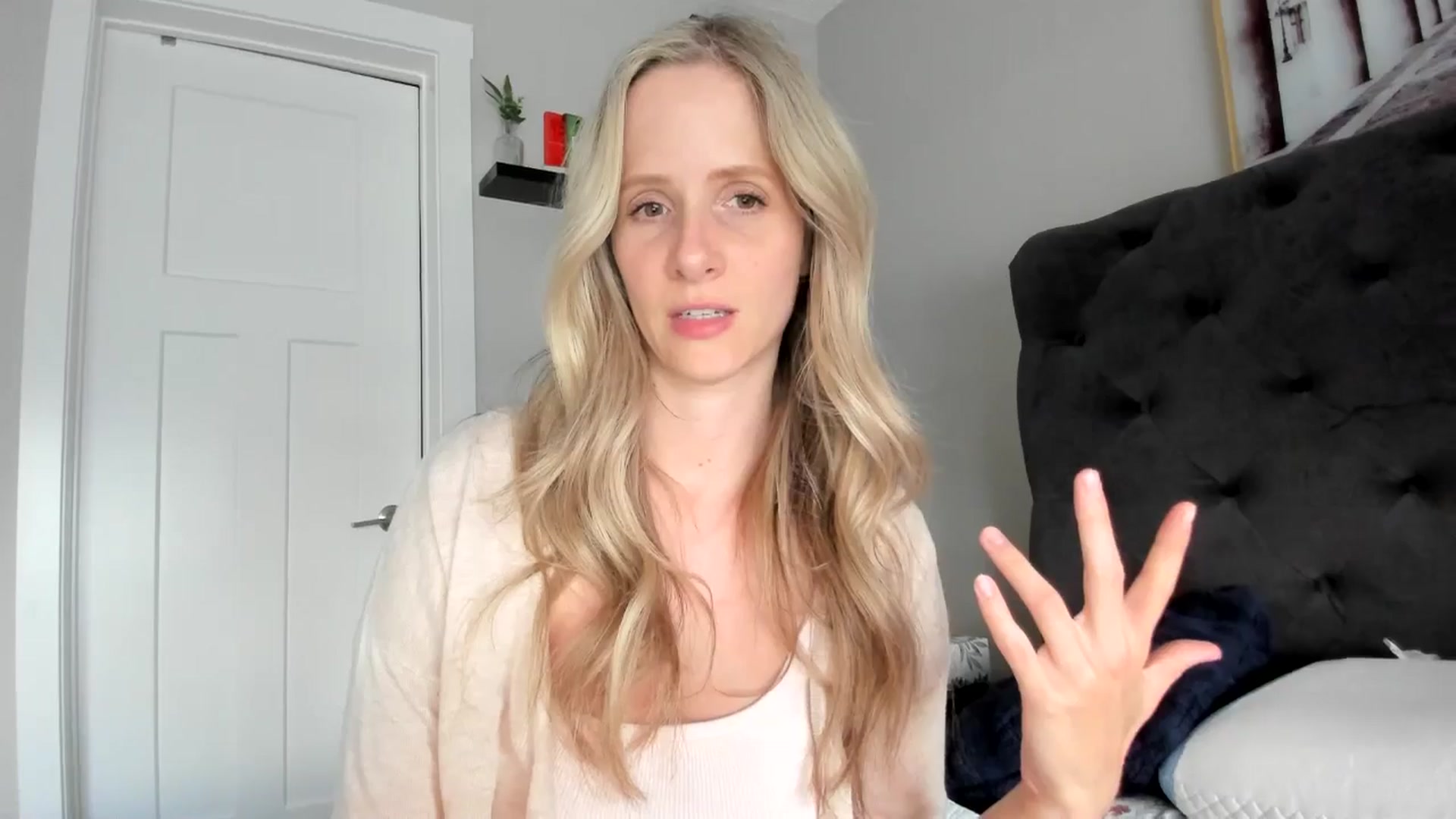 Gallery image thumbnail from Lucylux1's myfreecams stream on, 05/28/2024, 02:40 image 3 of 20