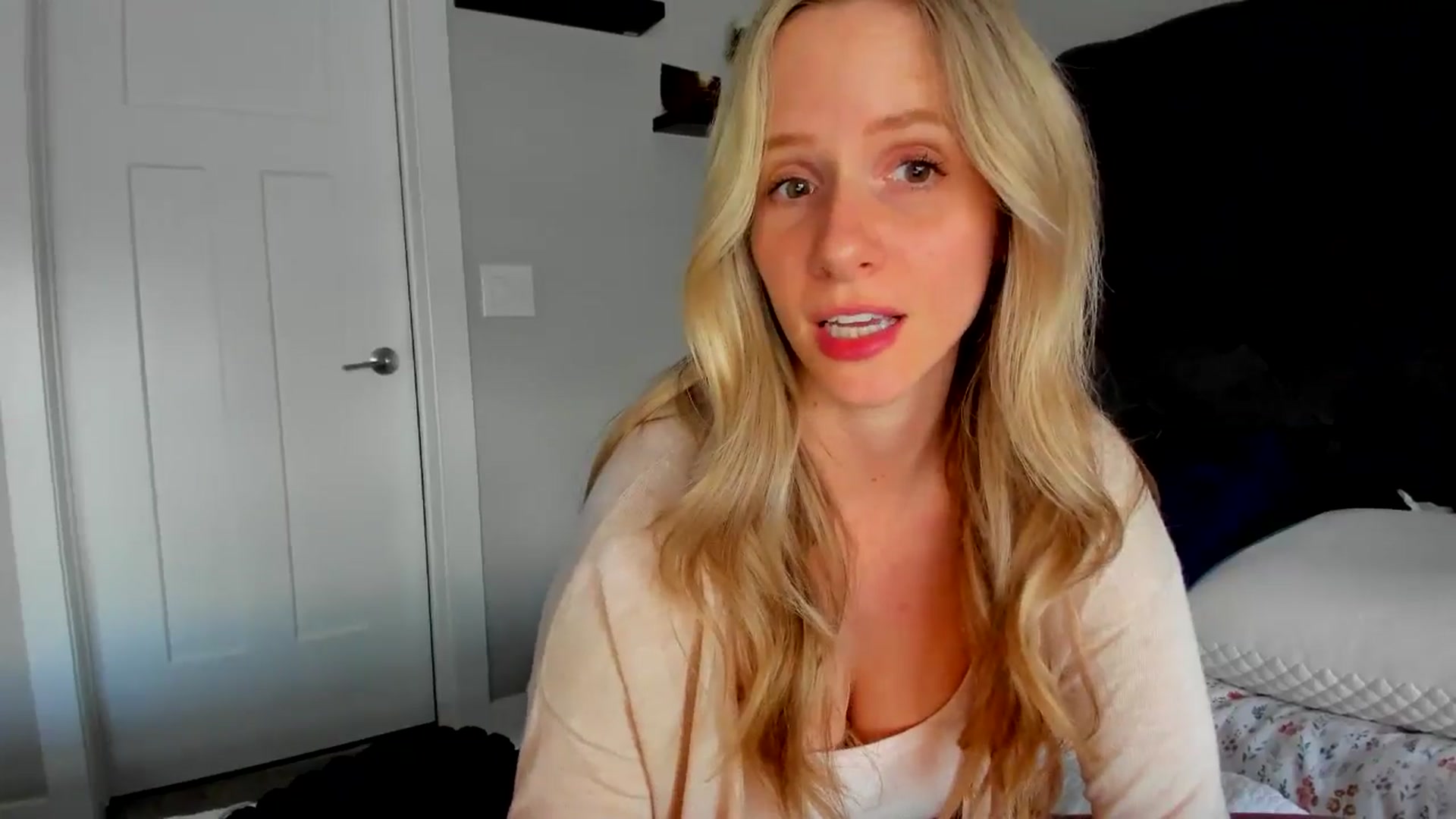Gallery image thumbnail from Lucylux1's myfreecams stream on, 05/28/2024, 02:40 image 11 of 20