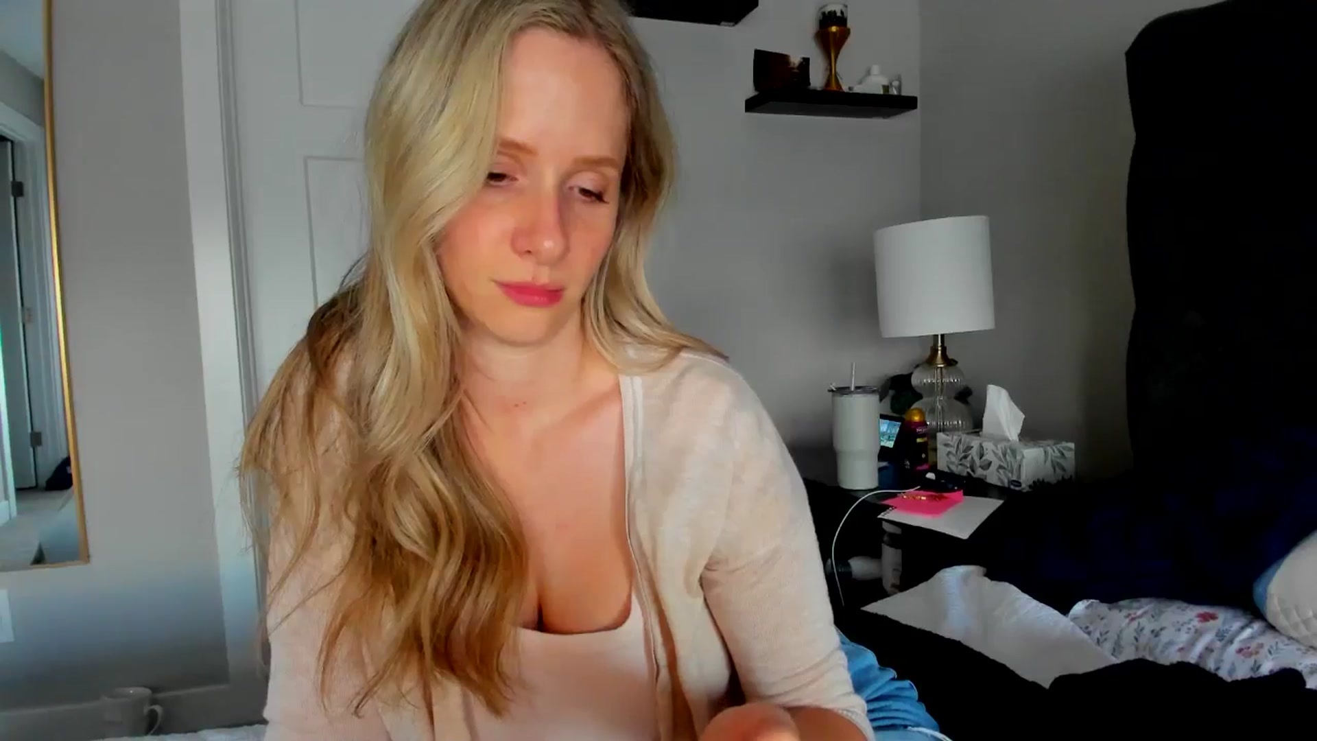 Gallery image thumbnail from Lucylux1's myfreecams stream on, 05/28/2024, 02:40 image 18 of 20