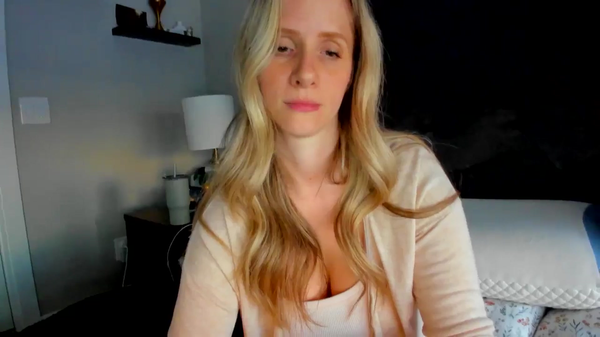 Gallery image thumbnail from Lucylux1's myfreecams stream on, 05/28/2024, 03:05 image 18 of 20