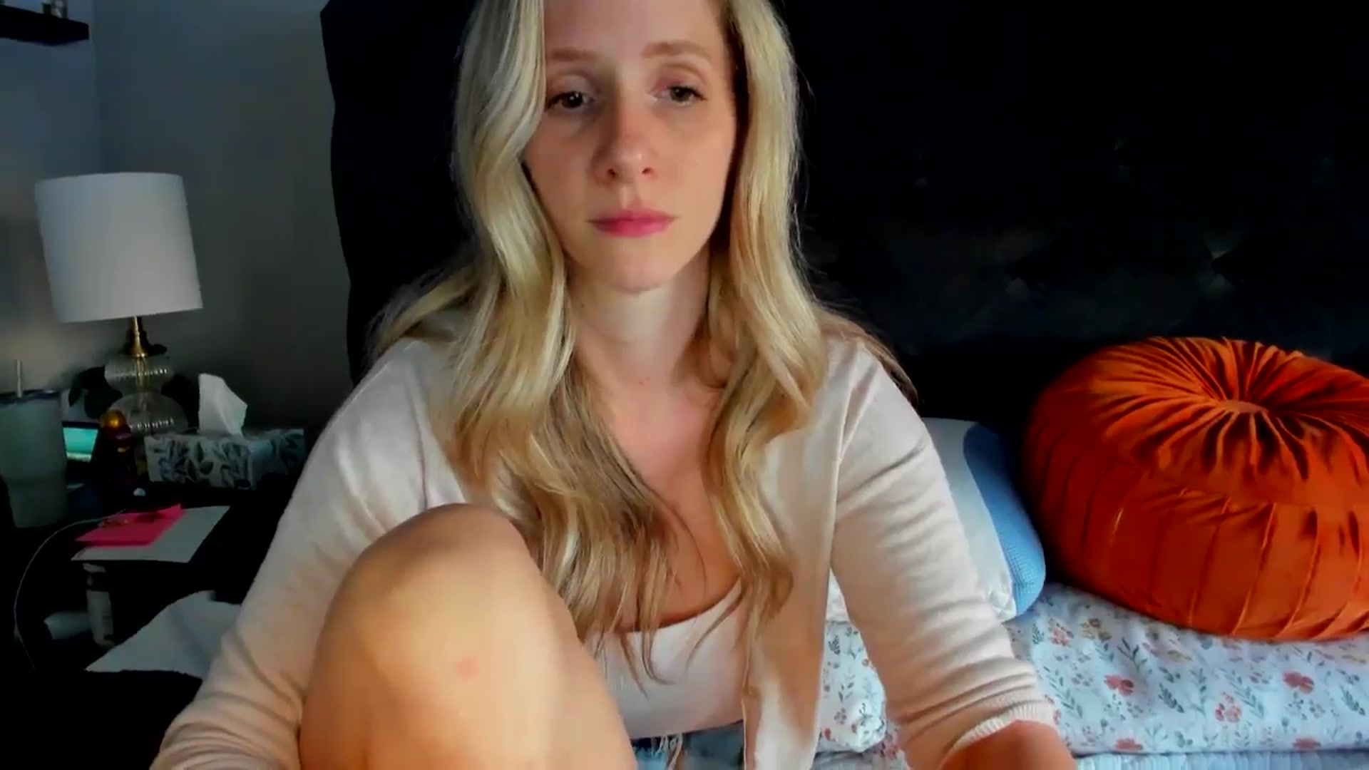 Gallery image thumbnail from Lucylux1's myfreecams stream on, 05/28/2024, 03:05 image 10 of 20